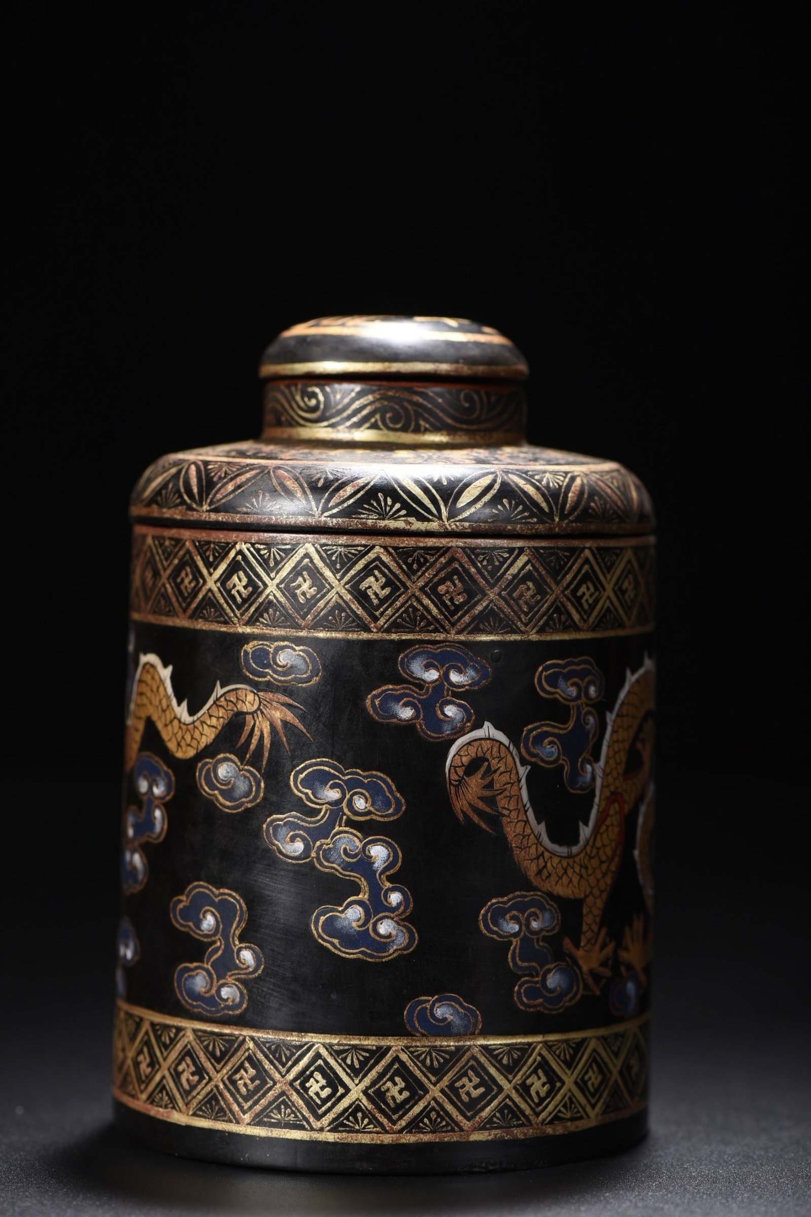 An Exquisite Carved Lacquer Auspicious Cloud and Dragon Pattern Jar - 4