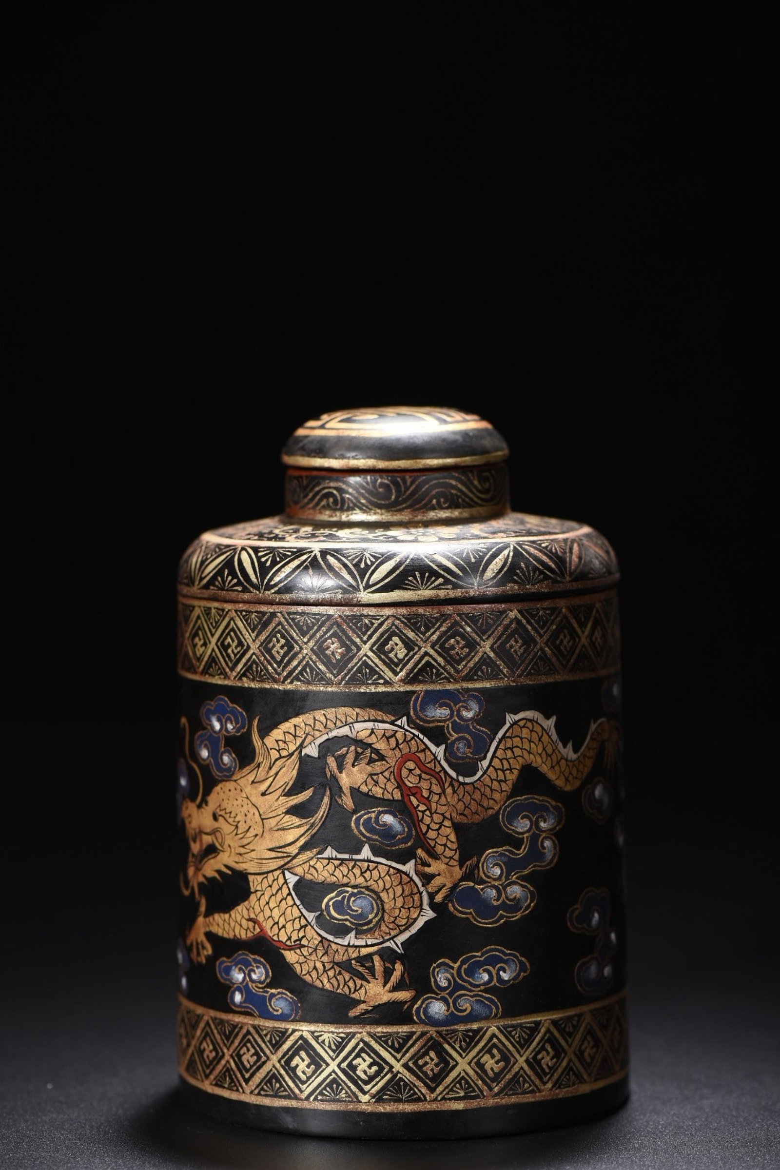 An Exquisite Carved Lacquer Auspicious Cloud and Dragon Pattern Jar - 5