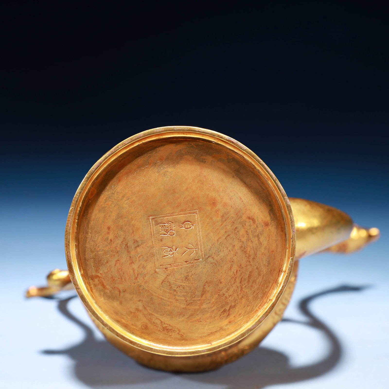 An Exquisite Gilt Bronze Phoenix Pattern Ewer - 13