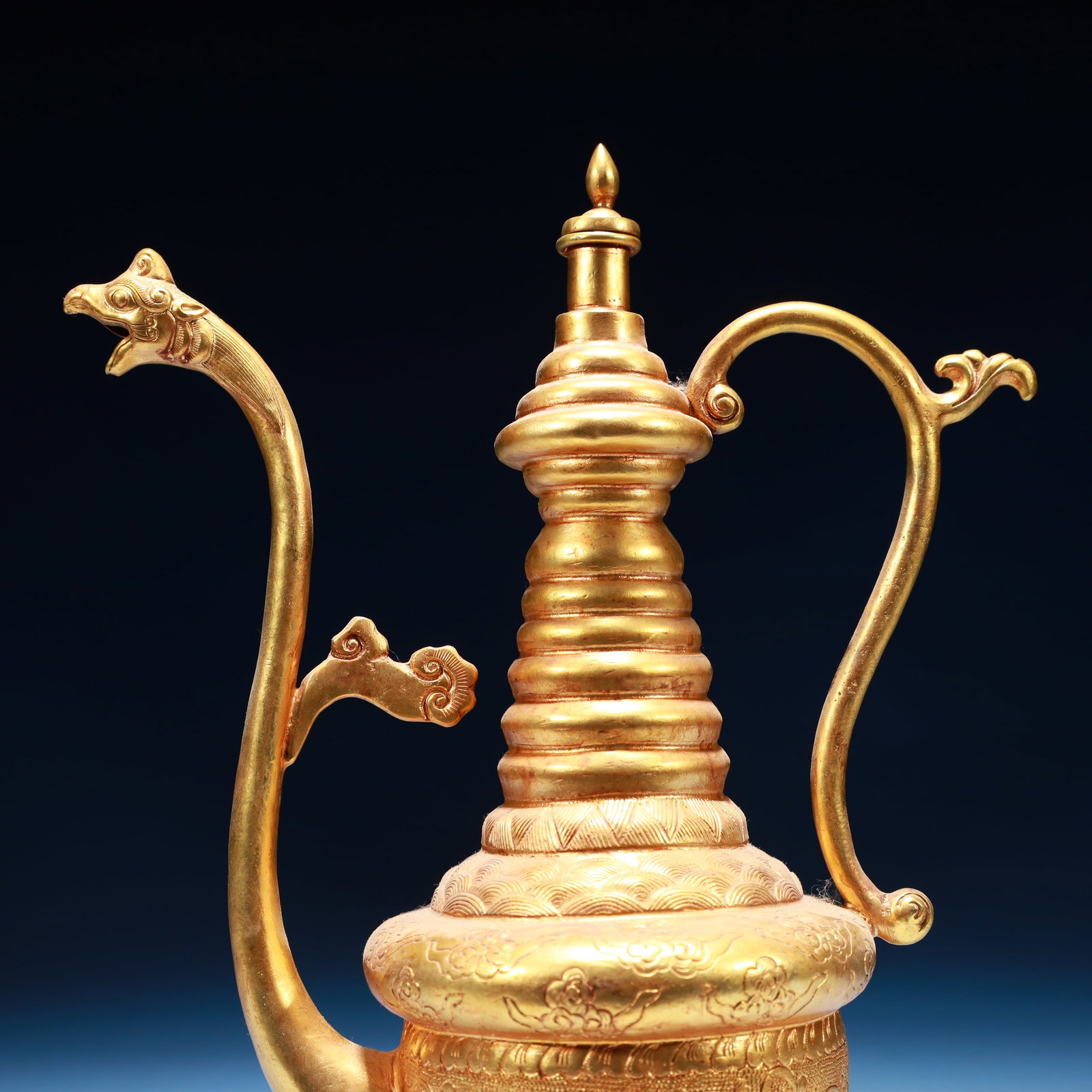An Exquisite Gilt Bronze Phoenix Pattern Ewer - 8