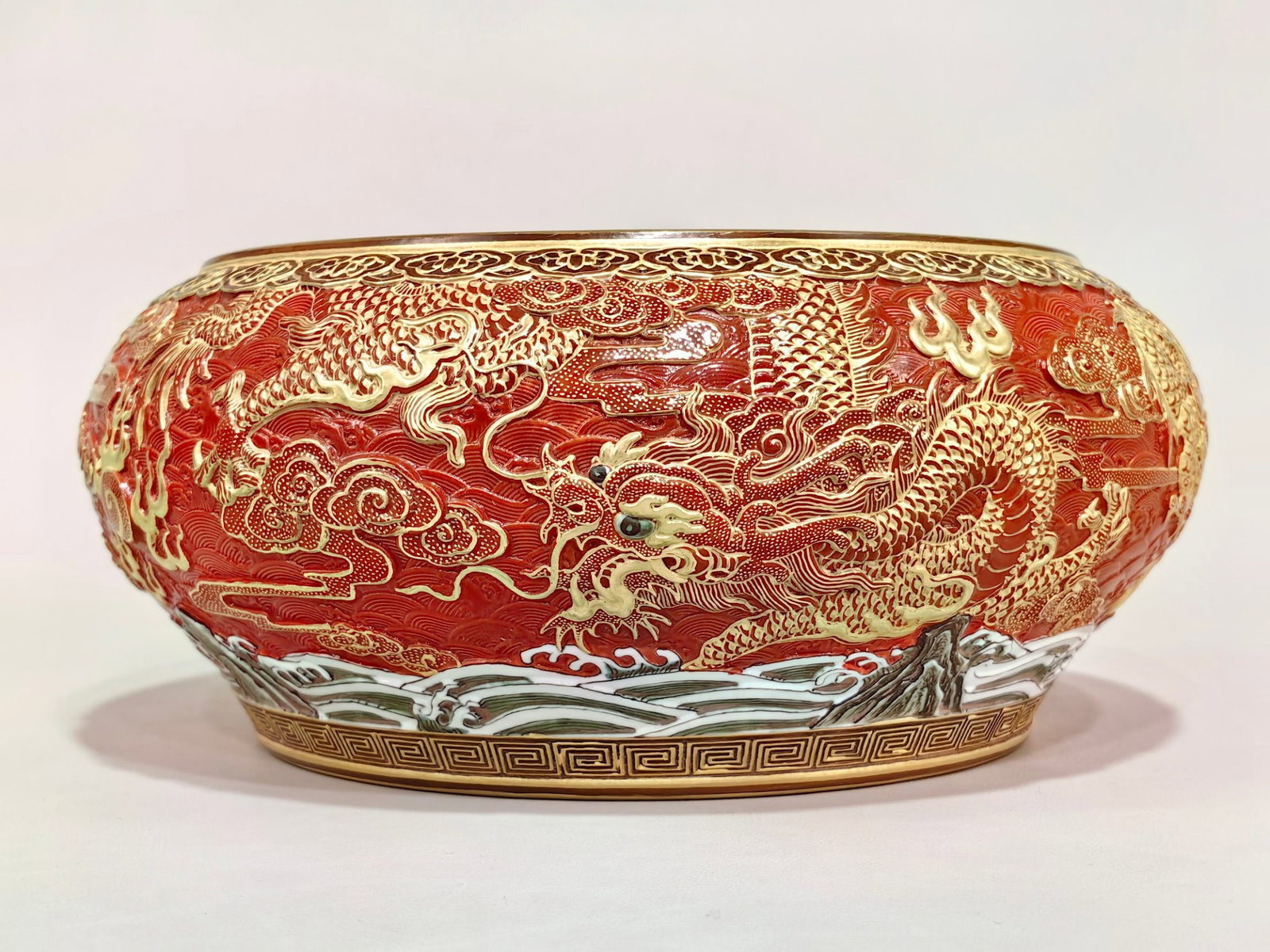 An Exquisite Iron-Red Painted Gold Dragon Pattern Vat,with an Imperial Poem by Emperor Qianlong: An Exquisite Iron-Red Painted Gold Dragon Pattern Vat,with an Imperial Poem by Emperor Qianlong,Qing Dynasty,China,Qianlong Four-character Mark,Size:4.1inx9.8in 矾红描金龙