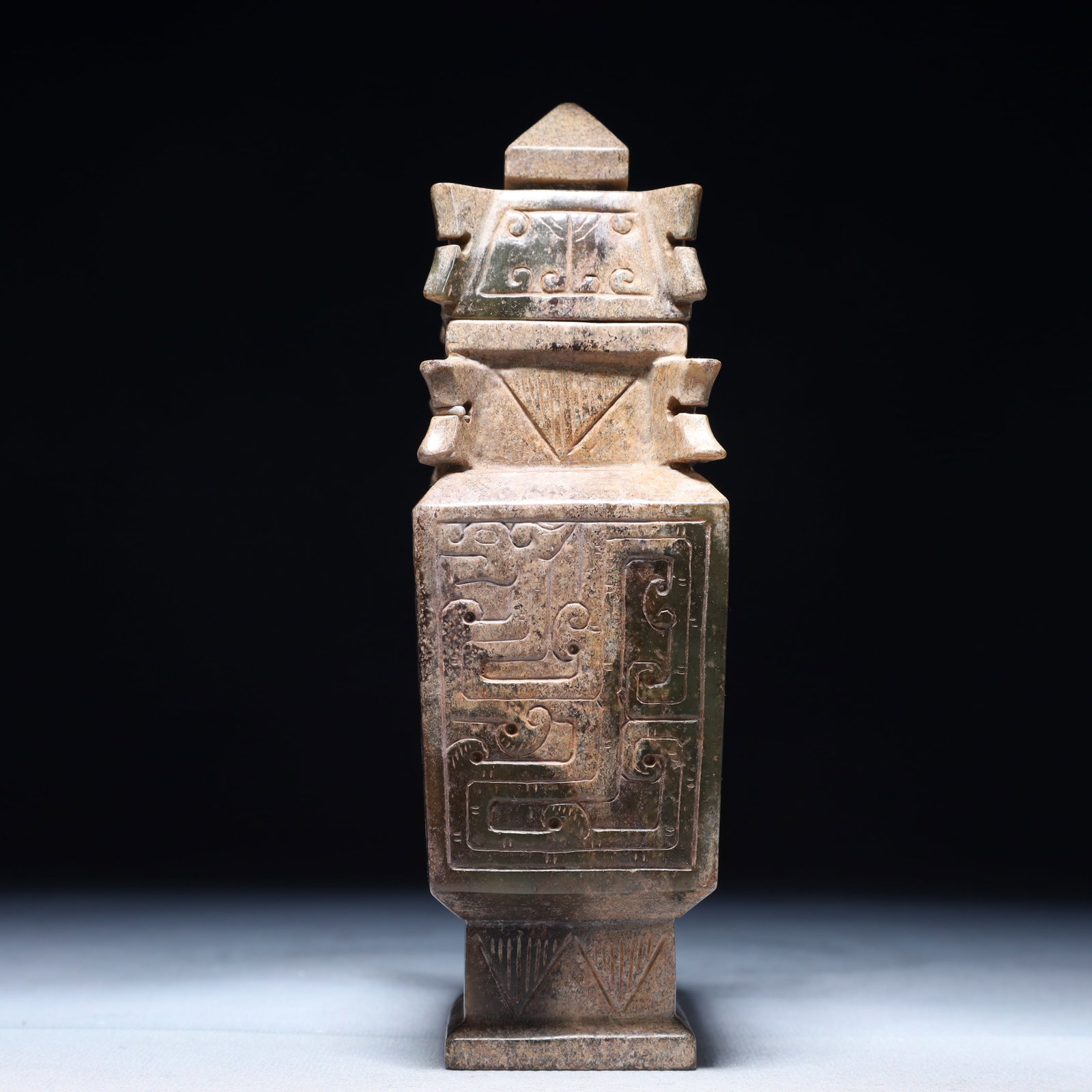 An Archaic Archaic Jade Beast-Face Pattern Bottle - 4