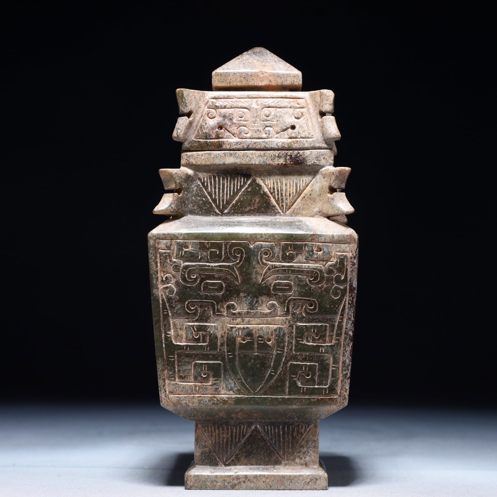 An Archaic Archaic Jade Beast-Face Pattern Bottle - 5