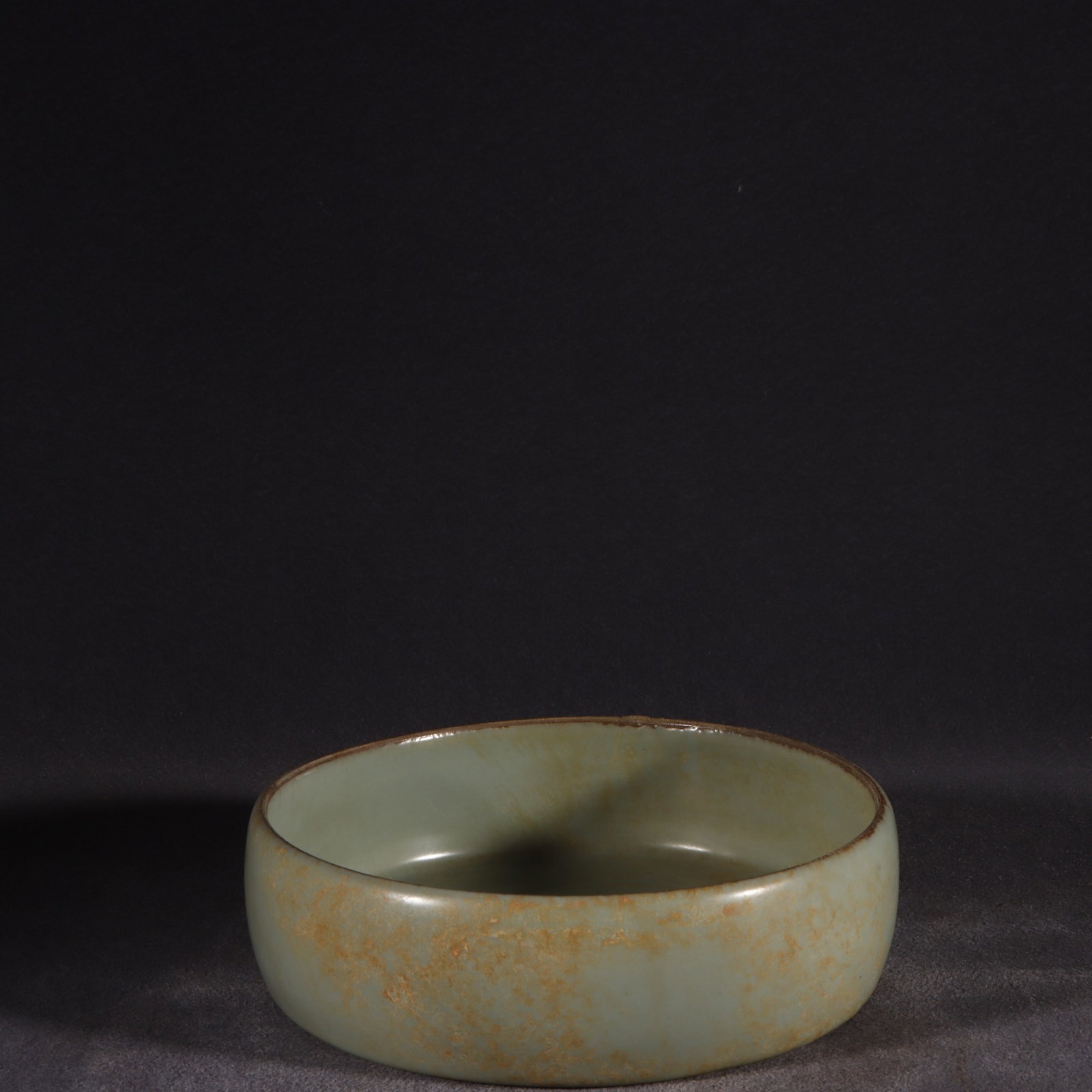 An Exquisite Guan yao Celadon Glazed Brush Washer,with an Imperial Poem by Emperor Qianlong: An Exquisite Guan yao Celadon Glazed Brush Washer,with an Imperial Poem by Emperor Qianlong,Song Dynasty,China,Size:2.4inx8.5in 官窑粉青釉笔洗,带乾