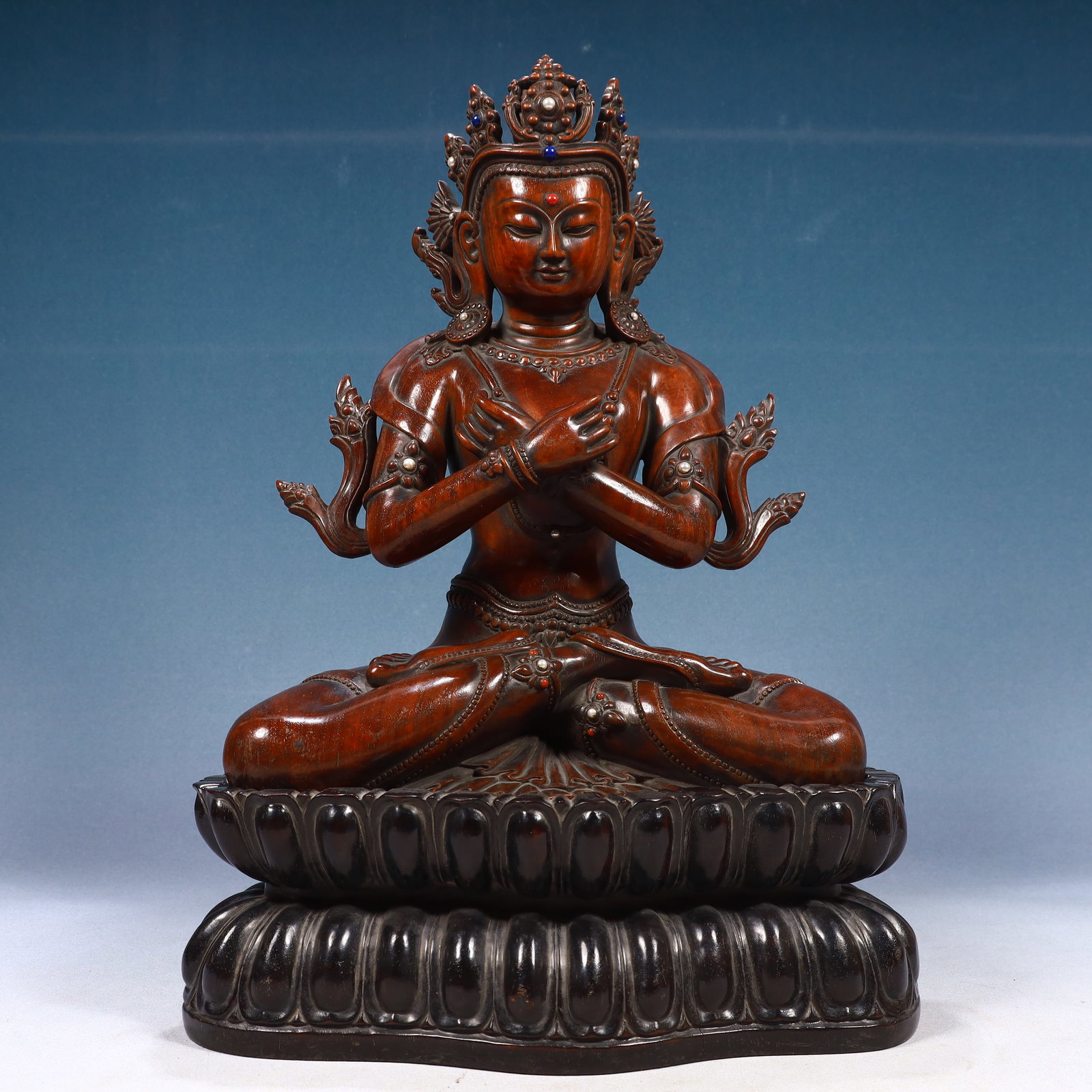 A Huge Boxwood Buddha Statue,With Base: A Huge Boxwood Buddha Statue,With Base,Qing Dynasty, China,Size:12.2inx8.7inx18.9in,Weight:8600g 黄杨木佛像,带底座,中国清代