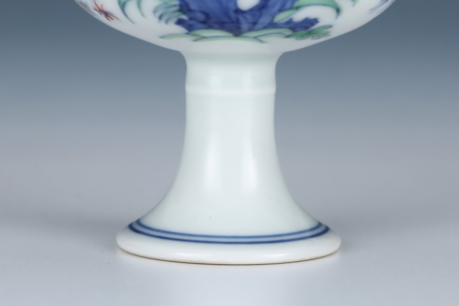 An Exquisite Doucai Flower and Rooster Pattern Stem Cup - 6