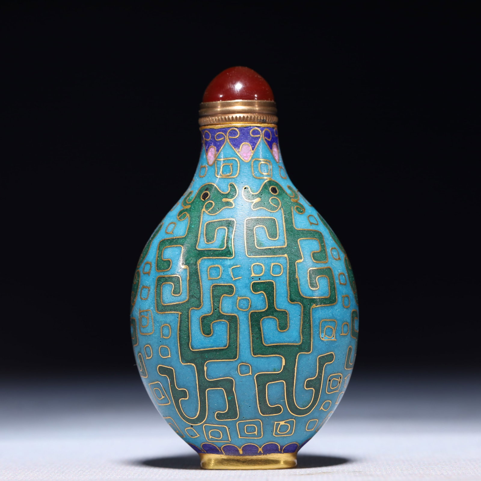An Exquisite Cloisonne Chi-Dragon Pattern Snuff Bottle (1 of 8)