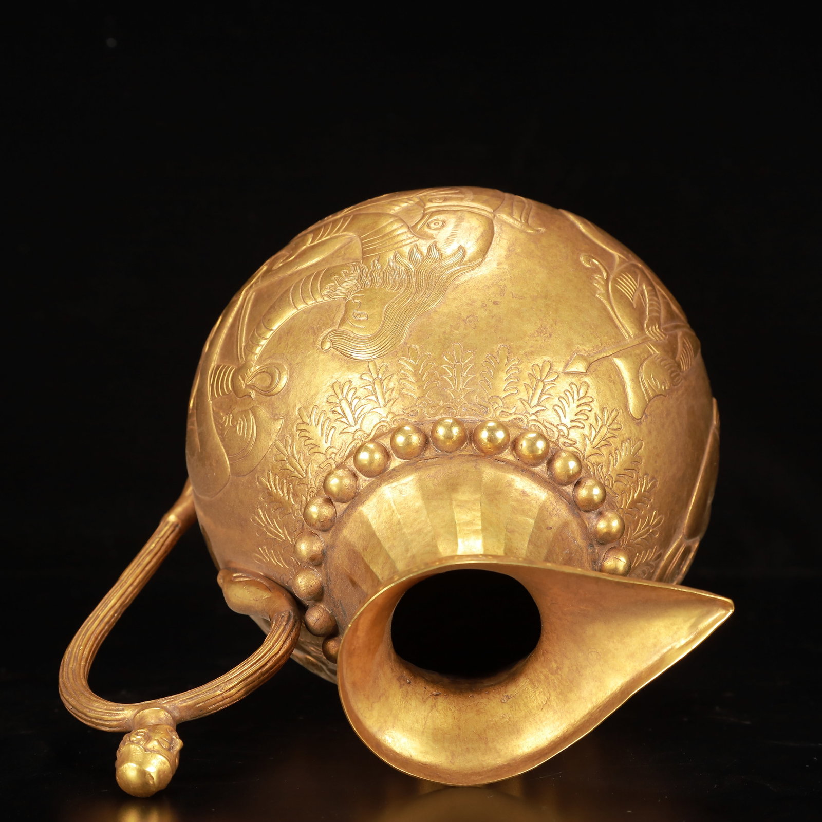 An Exquisite Gilt Bronze Figure Pattern Ewer - 14