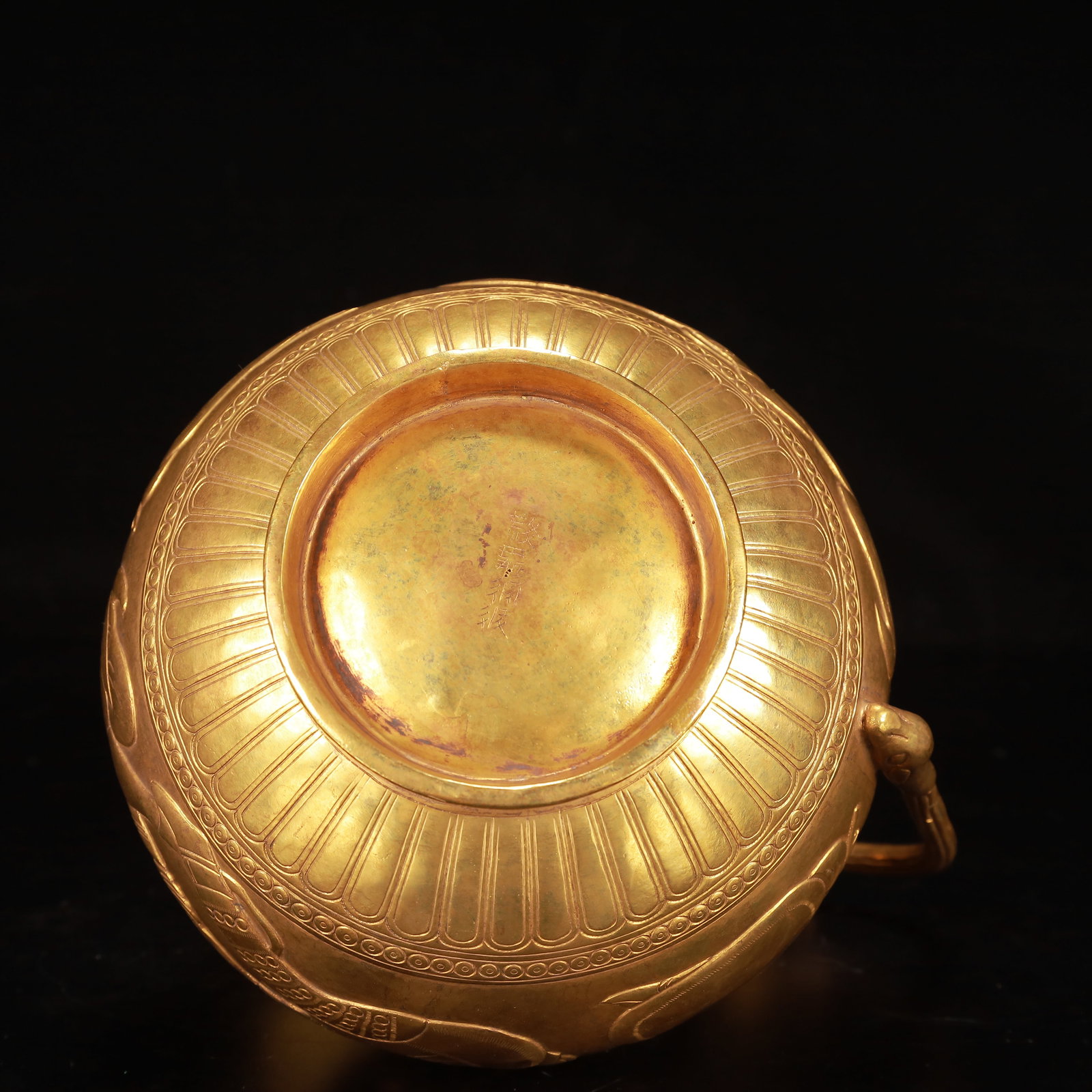 An Exquisite Gilt Bronze Figure Pattern Ewer - 15