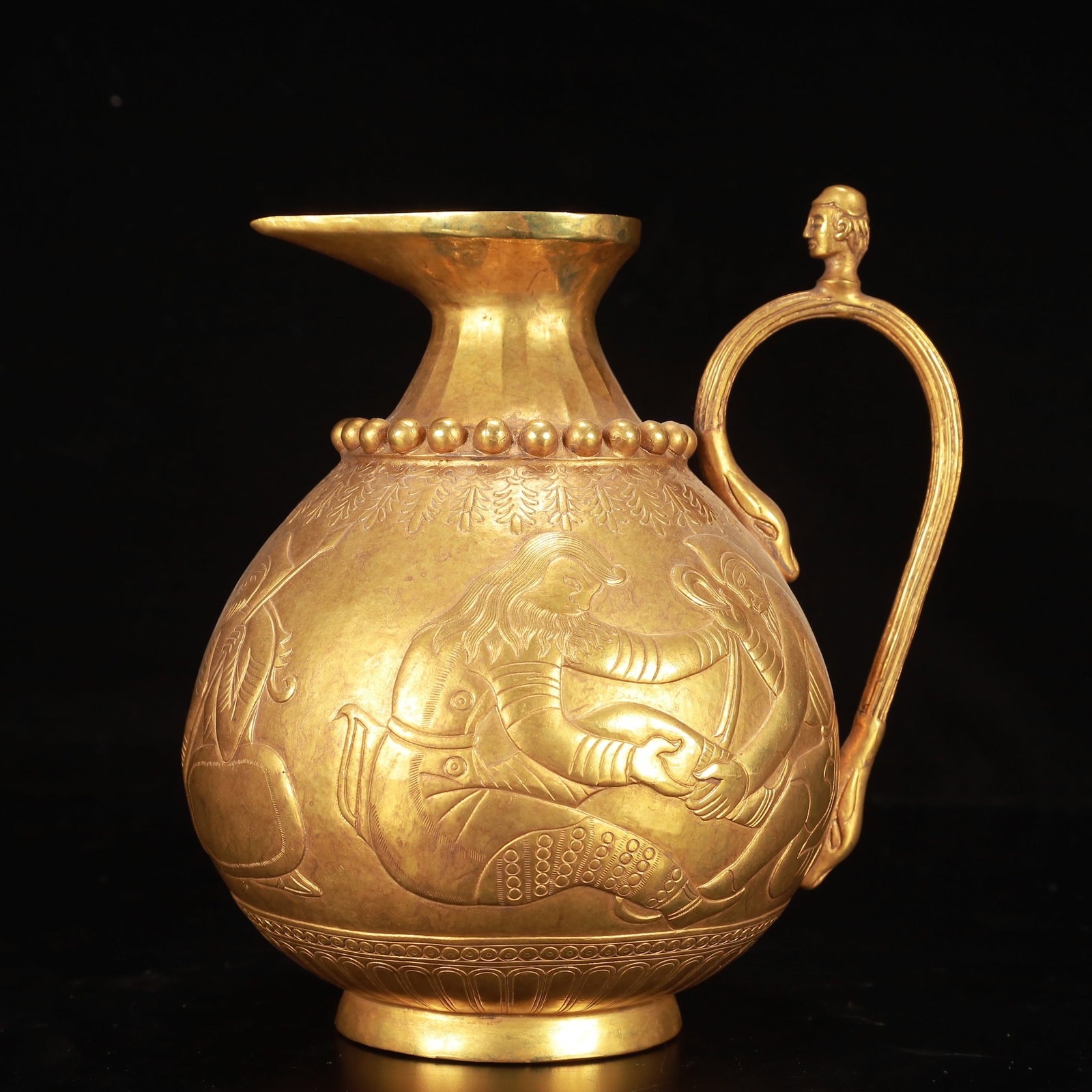 An Exquisite Gilt Bronze Figure Pattern Ewer: An Exquisite Gilt Bronze Figure Pattern Ewer,Qing Dynasty, China,Size:7.9inx7.9in,Weight:950g 铜鎏金人物纹执壶,中国清代