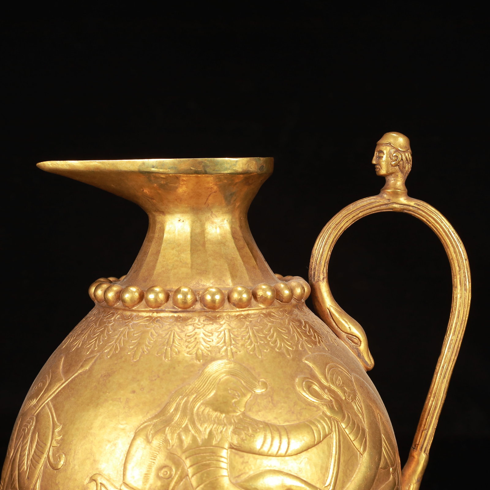 An Exquisite Gilt Bronze Figure Pattern Ewer - 2
