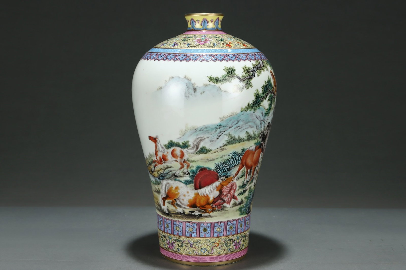 A Rare Enamel Animal Pattern Vase - 2