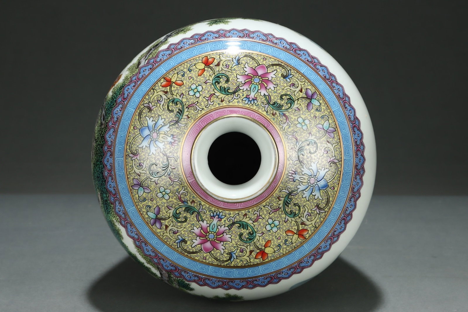 A Rare Enamel Animal Pattern Vase - 6