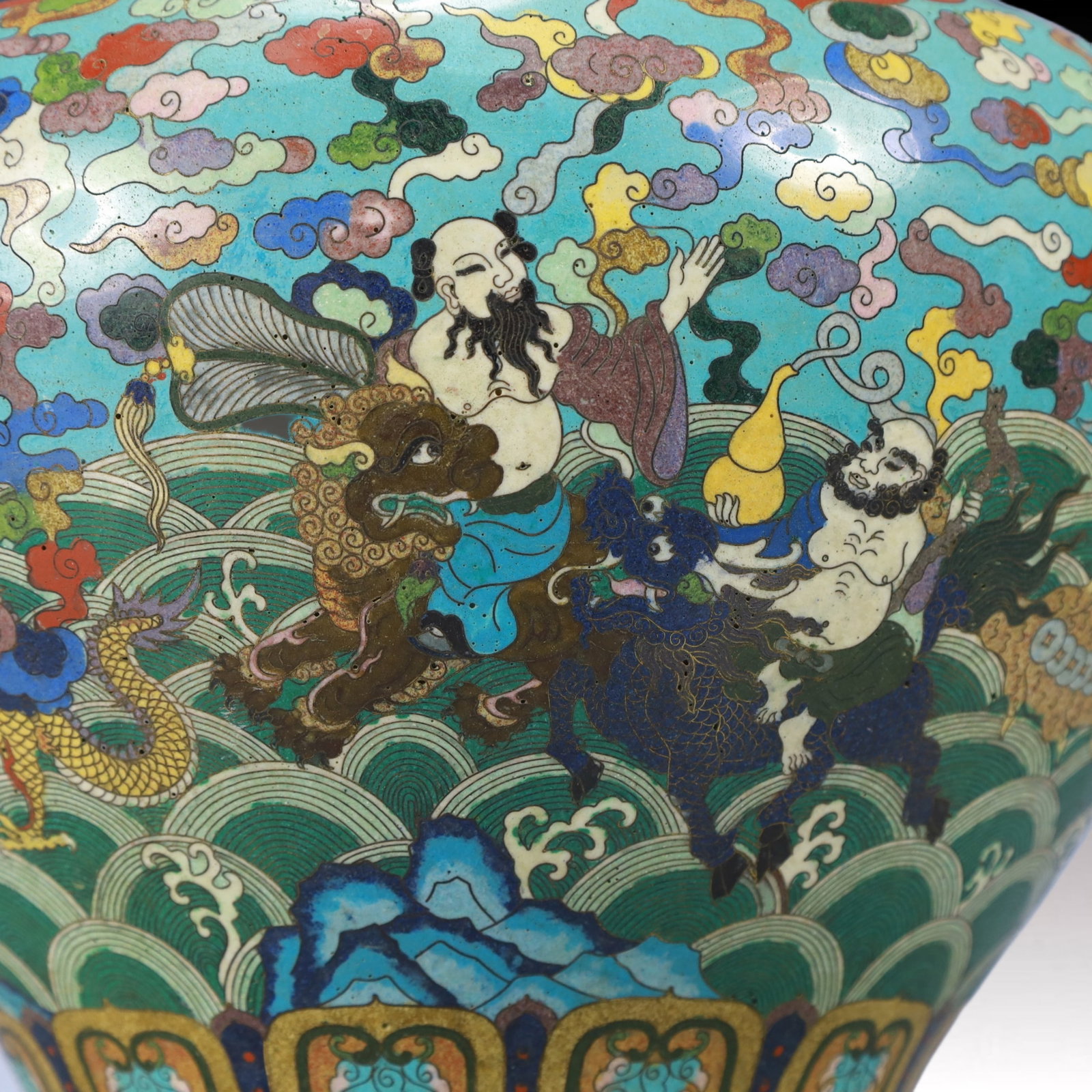 An Exquisite Cloisonne Auspicious Cloud Figure Pattern Vase - 5