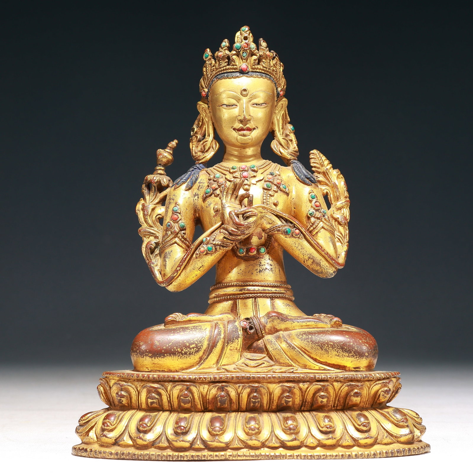 A Solemn Gilt Bronze Statue of Amitayus,Inlaid Turquoise: A Solemn Gilt Bronze Statue of Amitayus,Inlaid Turquoise,Qing Dynasty,China,Size:7.5inx3.9inx9.8in,Weight:2500g 铜鎏金无量寿佛像,嵌绿松