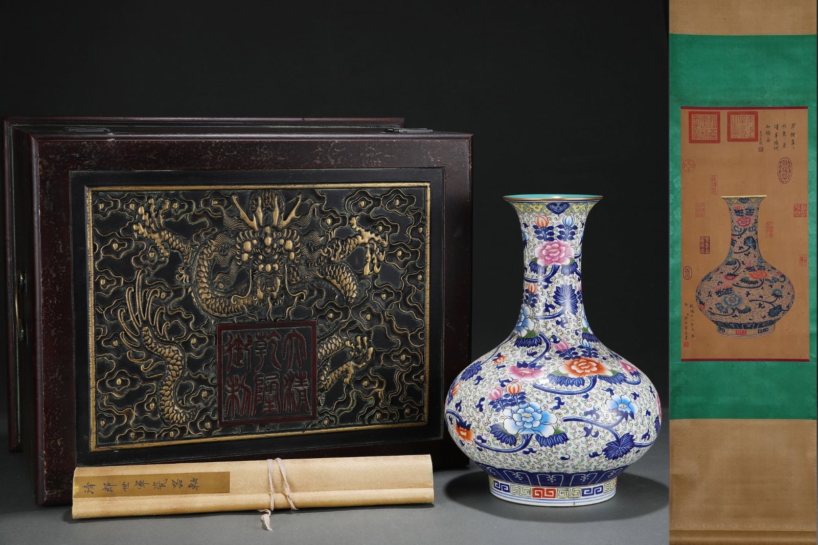 A Rare Blue and White Jiacai Painted Gold Flower Pattern Vase,with Chinese Vertical Scroll Ink: A Rare Blue and White Jiacai Painted Gold Flower Pattern Vase,with Chinese Vertical Scroll Ink Painting on Silk,Qing Dynasty,China,Qianlong Six-character Mark,Size:(Without frame)24.4inx12.6in,(Porcel