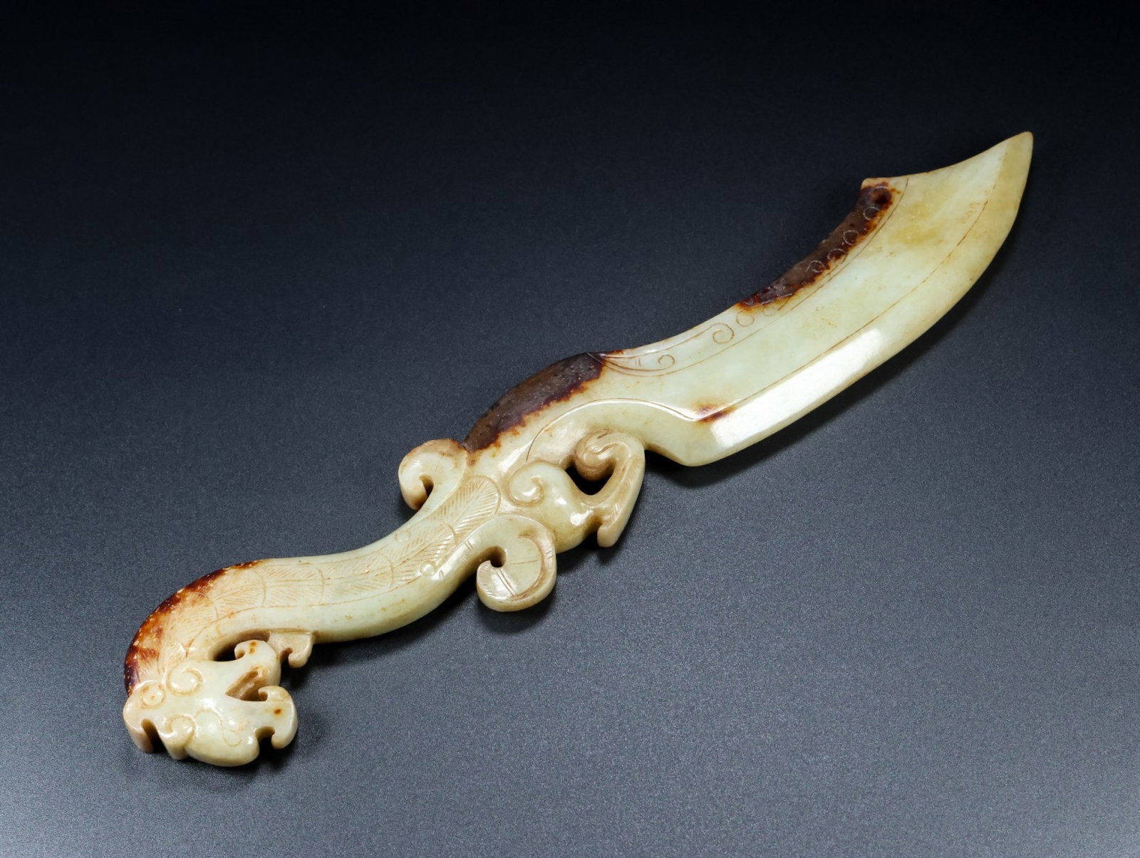 An Exquisite White Jade Dragon Pattern Axe - 2