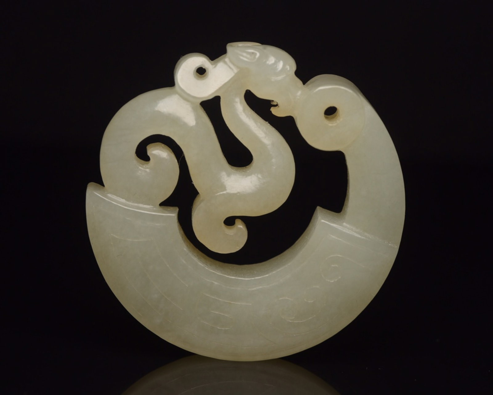 An Exquisite White Jade Phoenix Pattern Pendant - 2