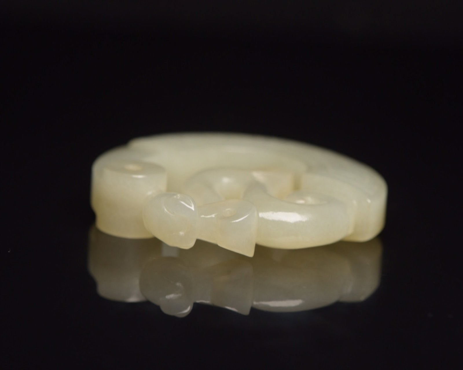 An Exquisite White Jade Phoenix Pattern Pendant - 3