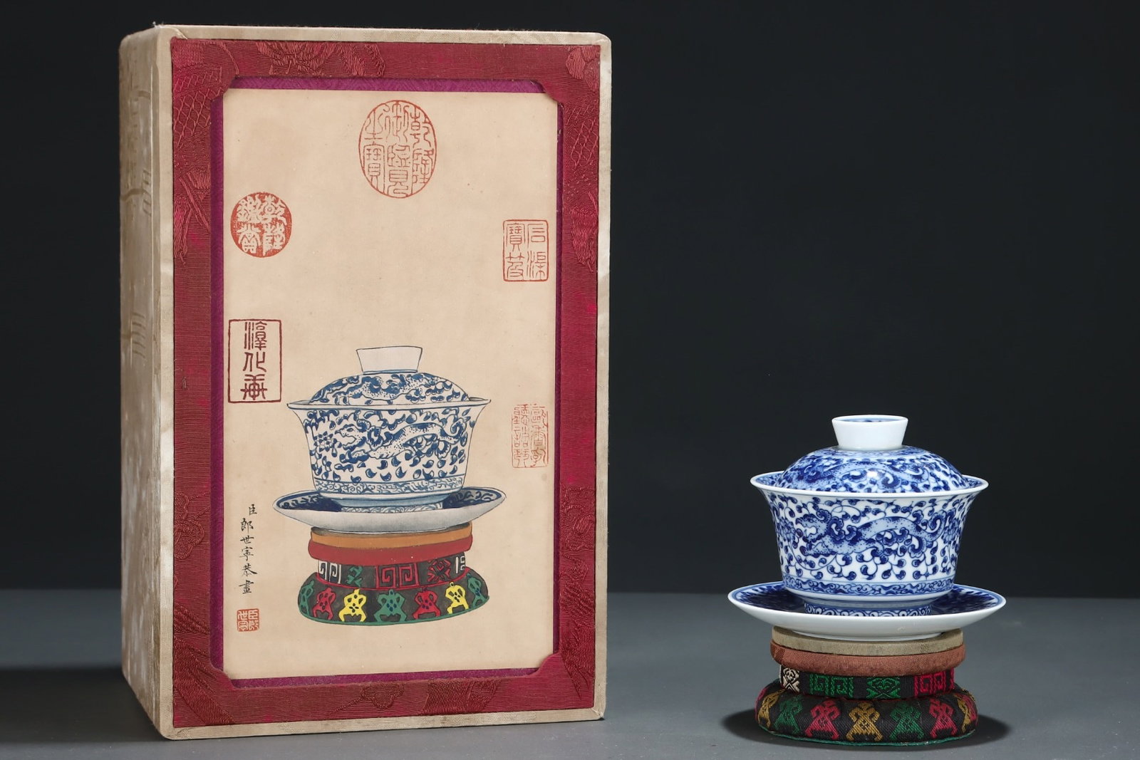 An Exquisite Blue and White Flower and Dragon Pattern Bowl with Cover,with Plate (1 of 8)