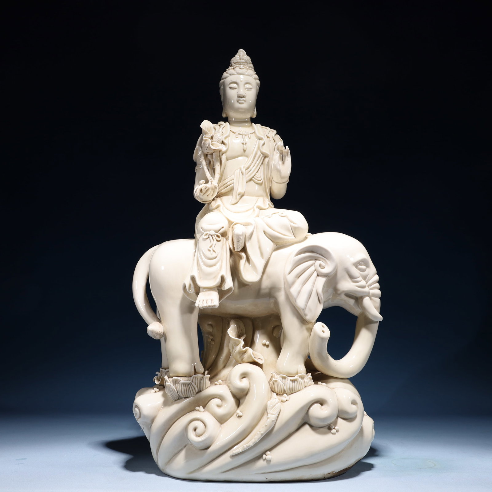 A Solemn Blance-De-Chine Statue of Samantabhadra: A Solemn Blance-De-Chine Statue of Samantabhadra Blance-De-Chine Statue of Samantabhadra,Ming Dynasty,China,He Chaozong Mark,Size:12.6inx10.2inx22.4in,Weight:7000g 德化瓷普$