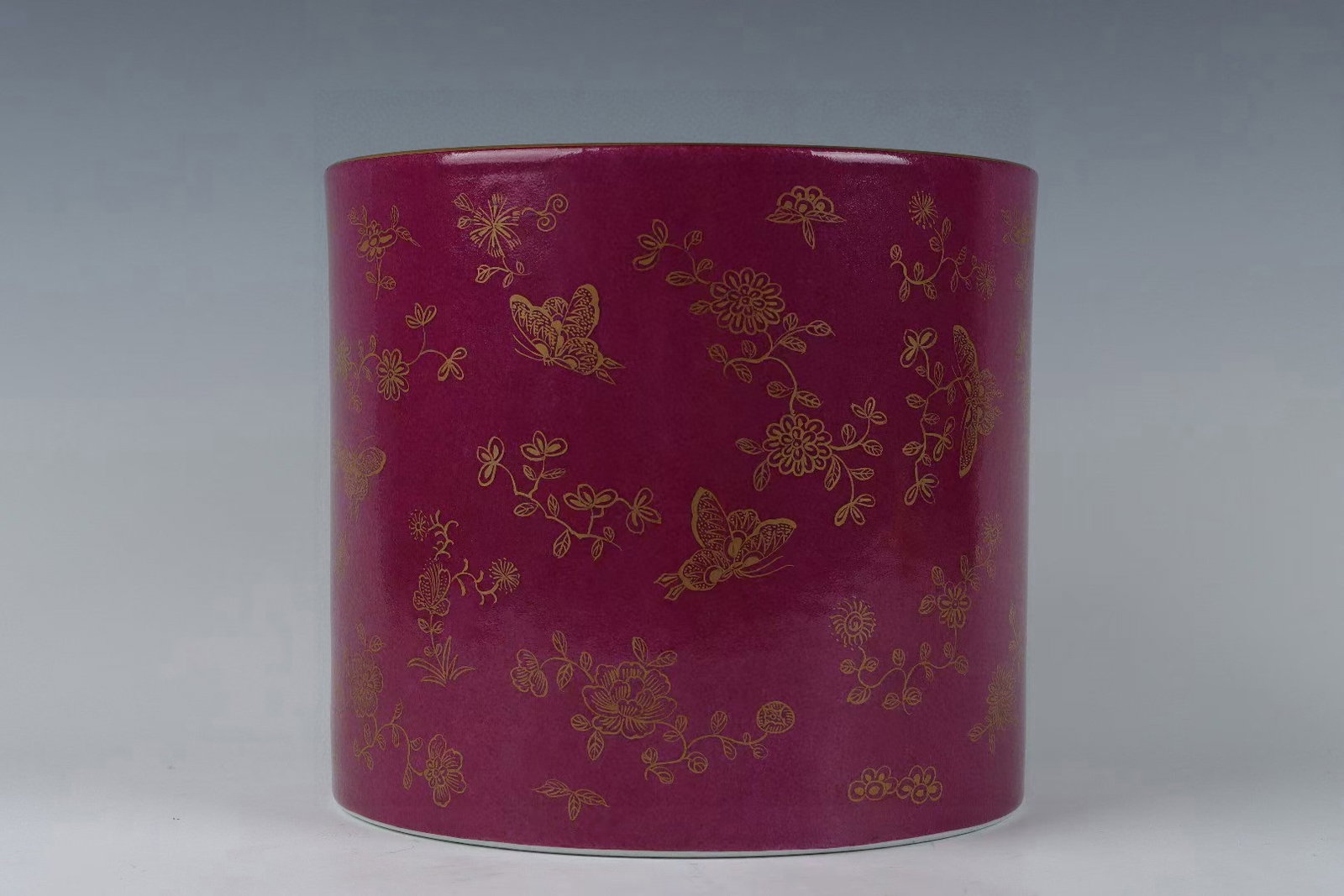An Exquisite Famille-Rose Ruby Red-Glazed Painted Gold Butterfly Flower Pattern Brush Pot: An Exquisite Famille-Rose Ruby Red-Glazed Painted Gold Butterfly Flower Pattern Brush Pot,Qing Dynasty,China,Size:6.1inx6.9in 粉彩胭脂红描金蝴蝶&#