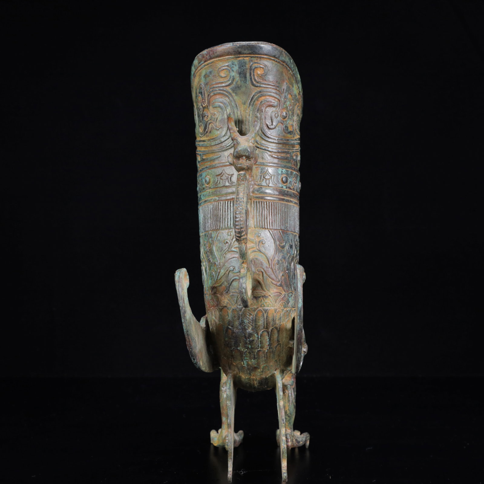 An Archaic Bronze Phoenix Pattern Cup - 15