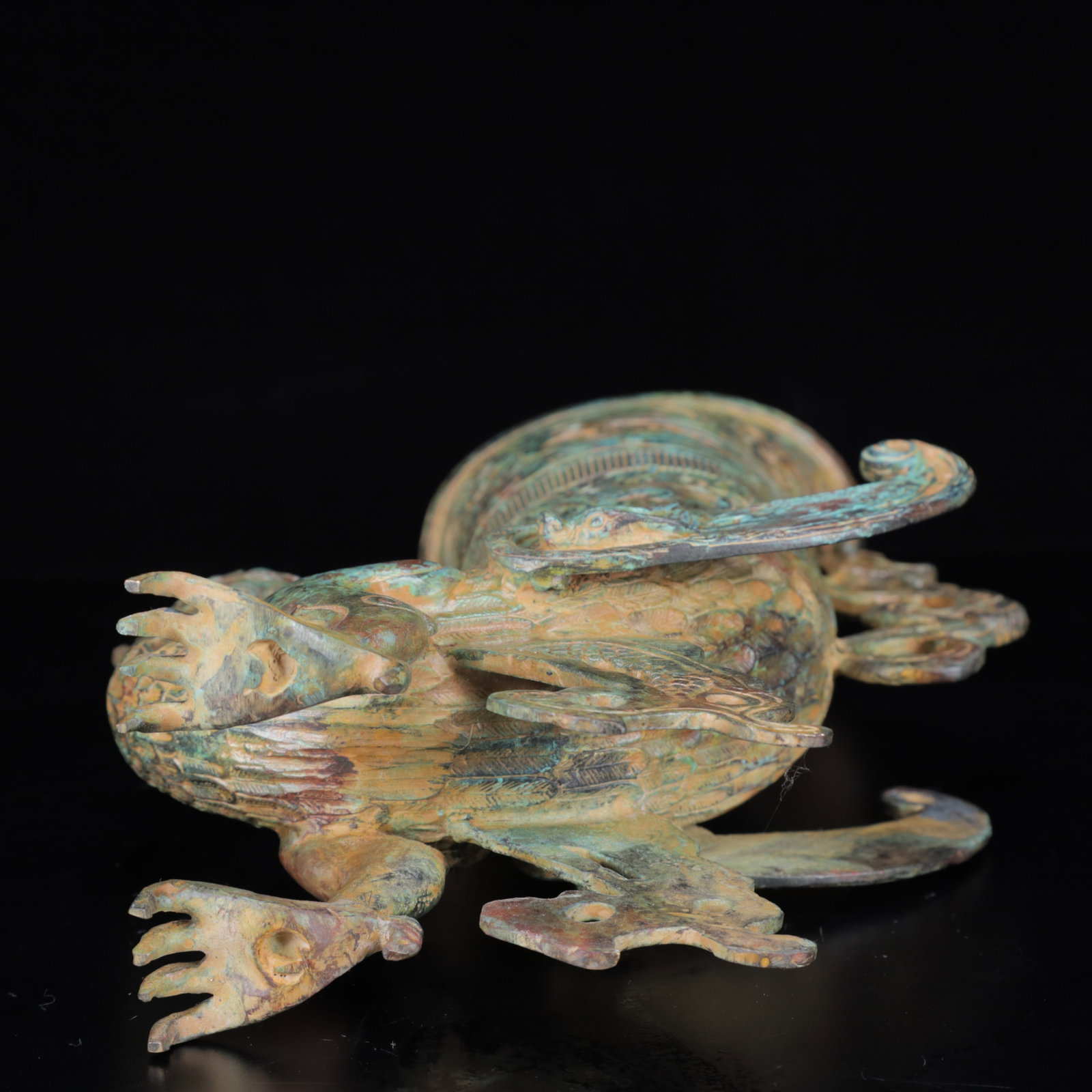 An Archaic Bronze Phoenix Pattern Cup - 17