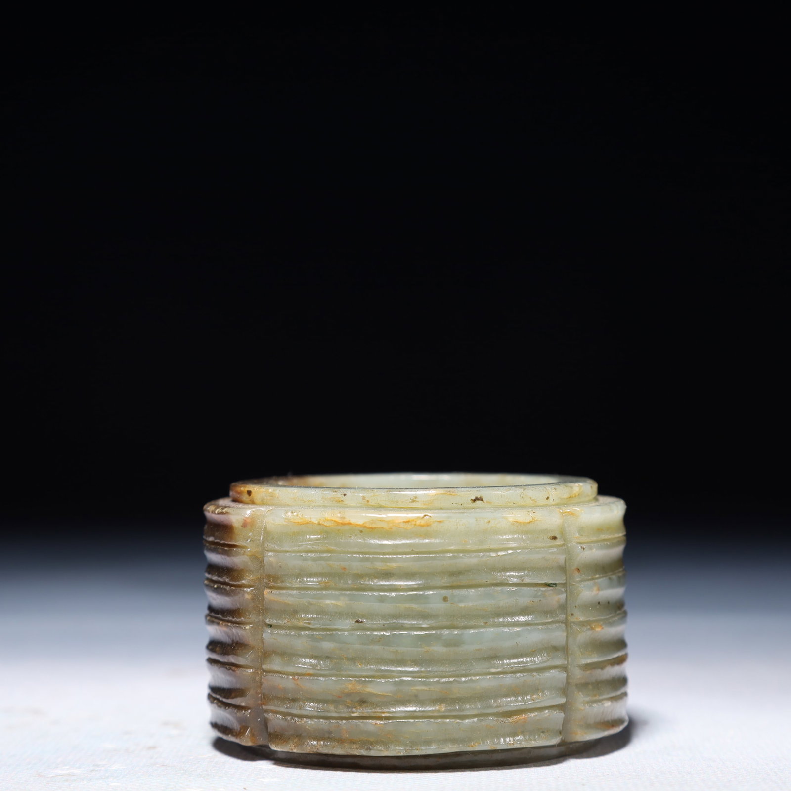 An Exquisite White Jade Ornament - 2