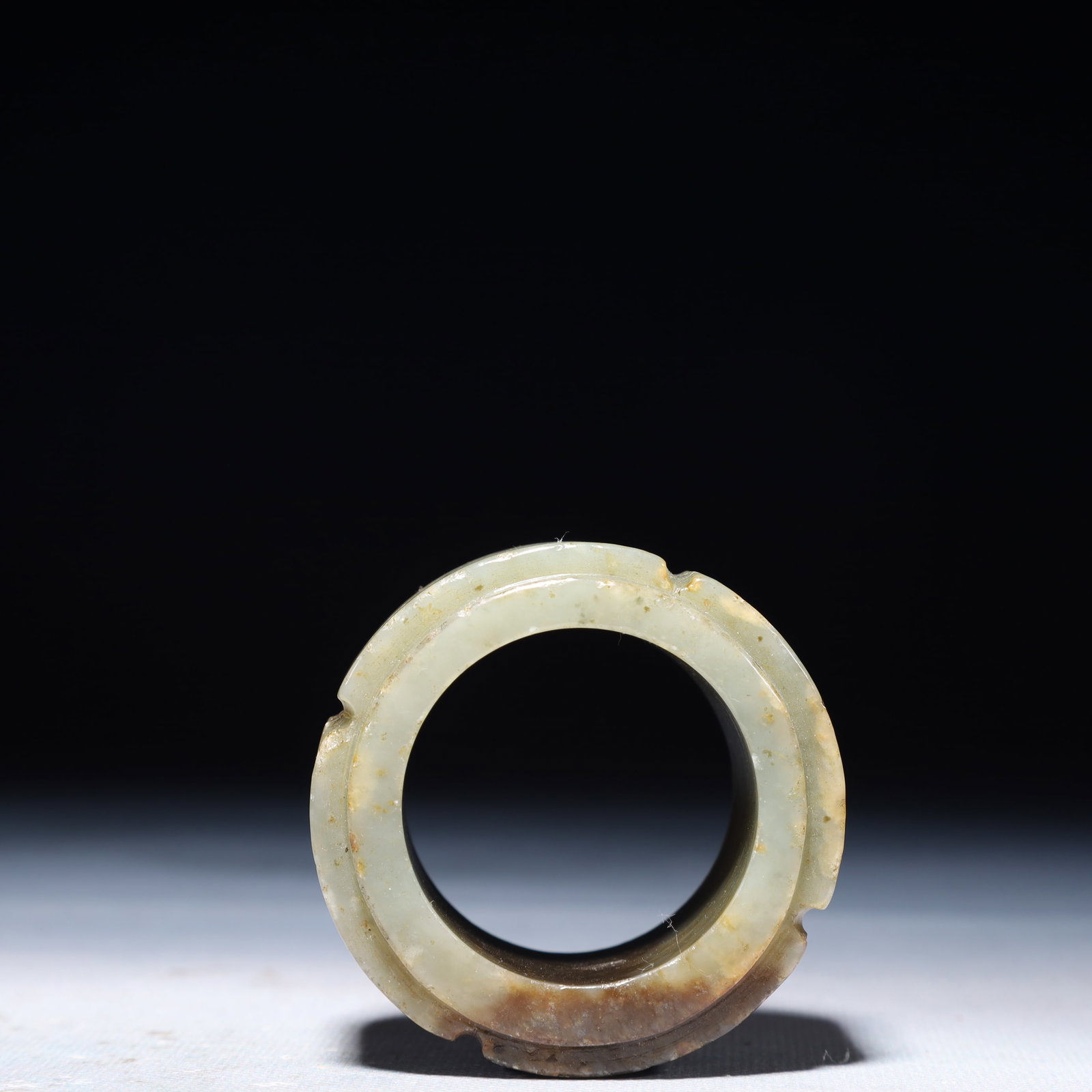 An Exquisite White Jade Ornament - 6
