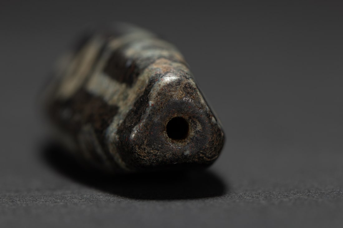 An Exquisite Dzi Bead Pendant - 9