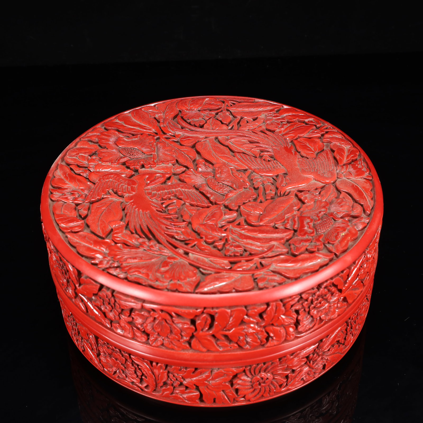 An Exquisite Carved Red Lacquer Flower and Phoenix Pattern Box with Cover: An Exquisite Carved Red Lacquer Flower and Phoenix Pattern Box with Cover,Qing Dynasty, China,With an Imperial Poem by Emperor Qianlong,Size:10.2inx5.1in,Weight:2200g 剔红漆器&