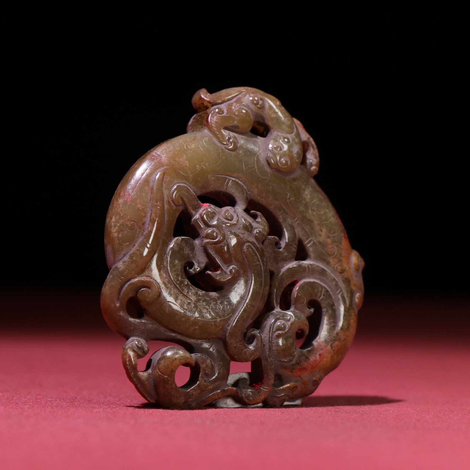 An Exquisite Archaic Jade Dragon Pattern Pendant - 4