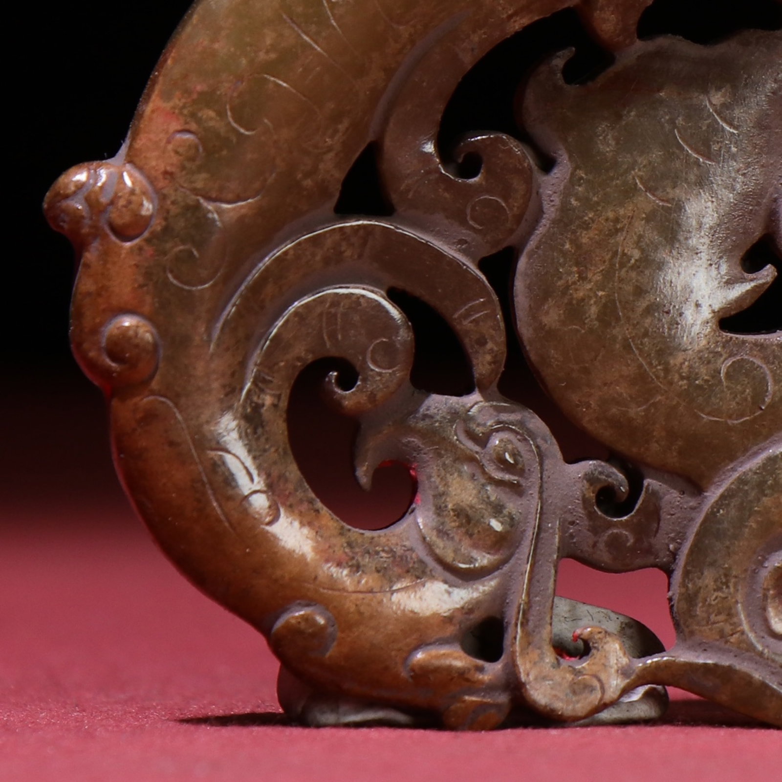 An Exquisite Archaic Jade Dragon Pattern Pendant - 6