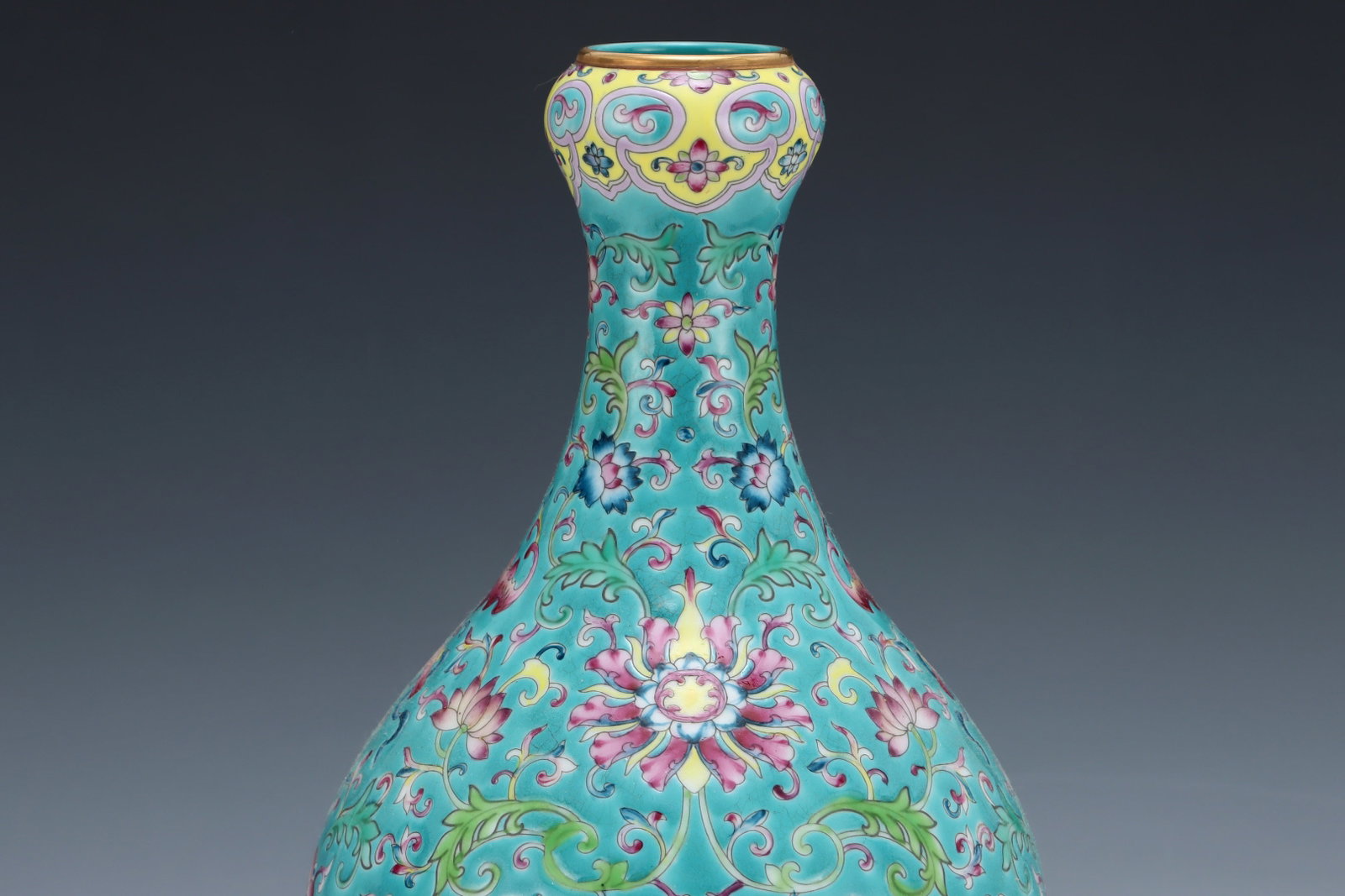 A Rare Enamel Lotus Pattern Vase - 3