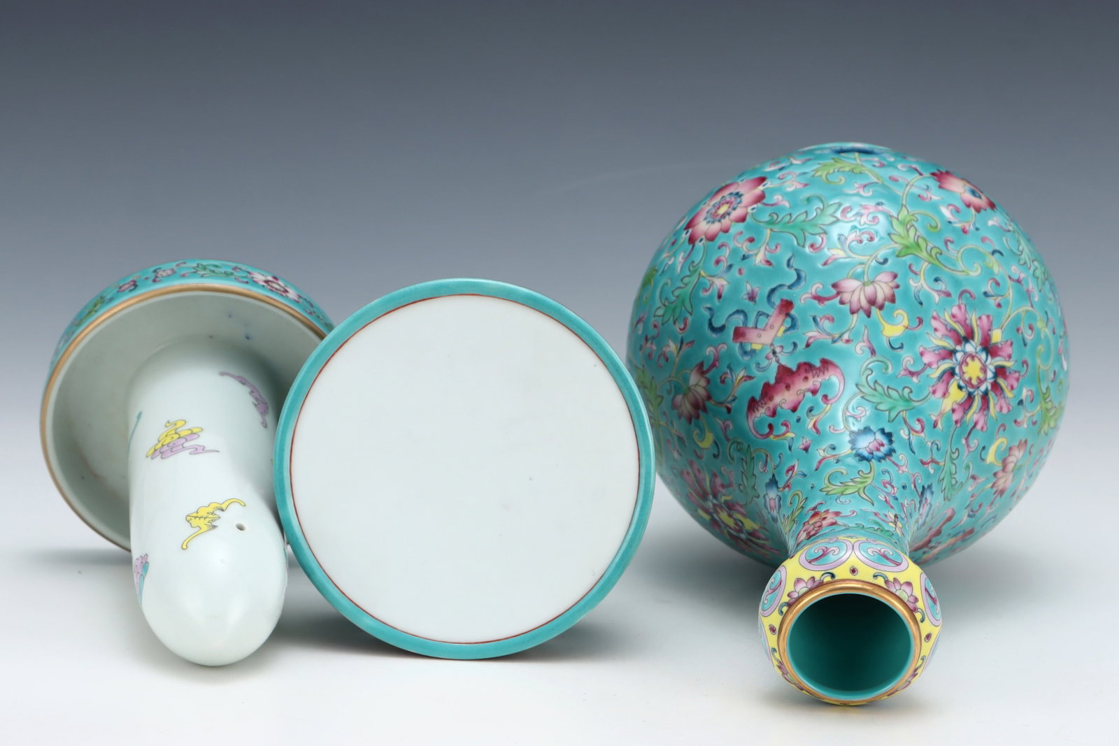 A Rare Enamel Lotus Pattern Vase - 6