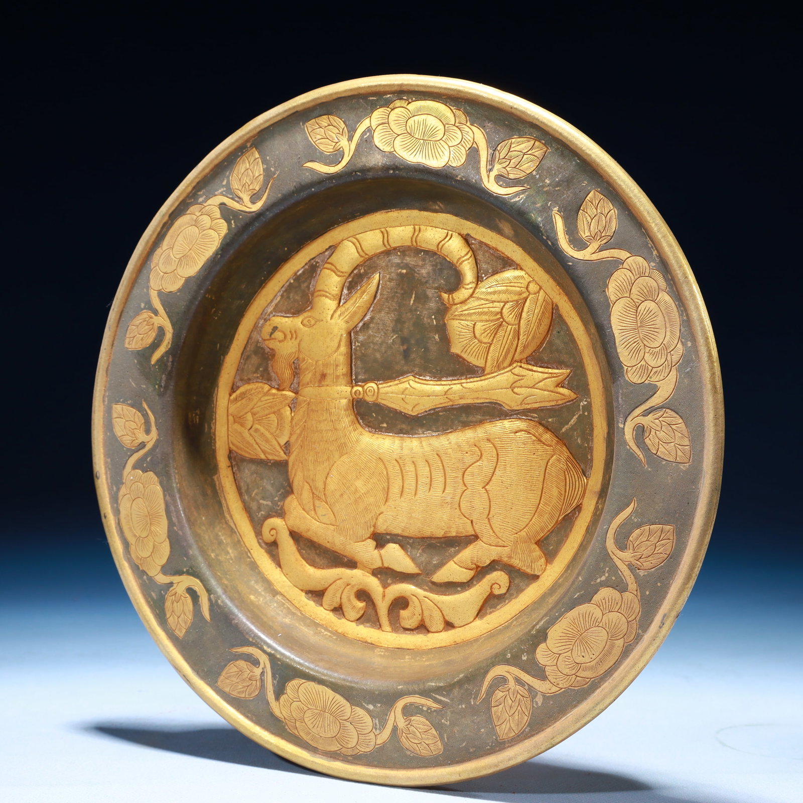 An Exquisite Silver-Gilt Bronze Sheep Pattern Plate - 4
