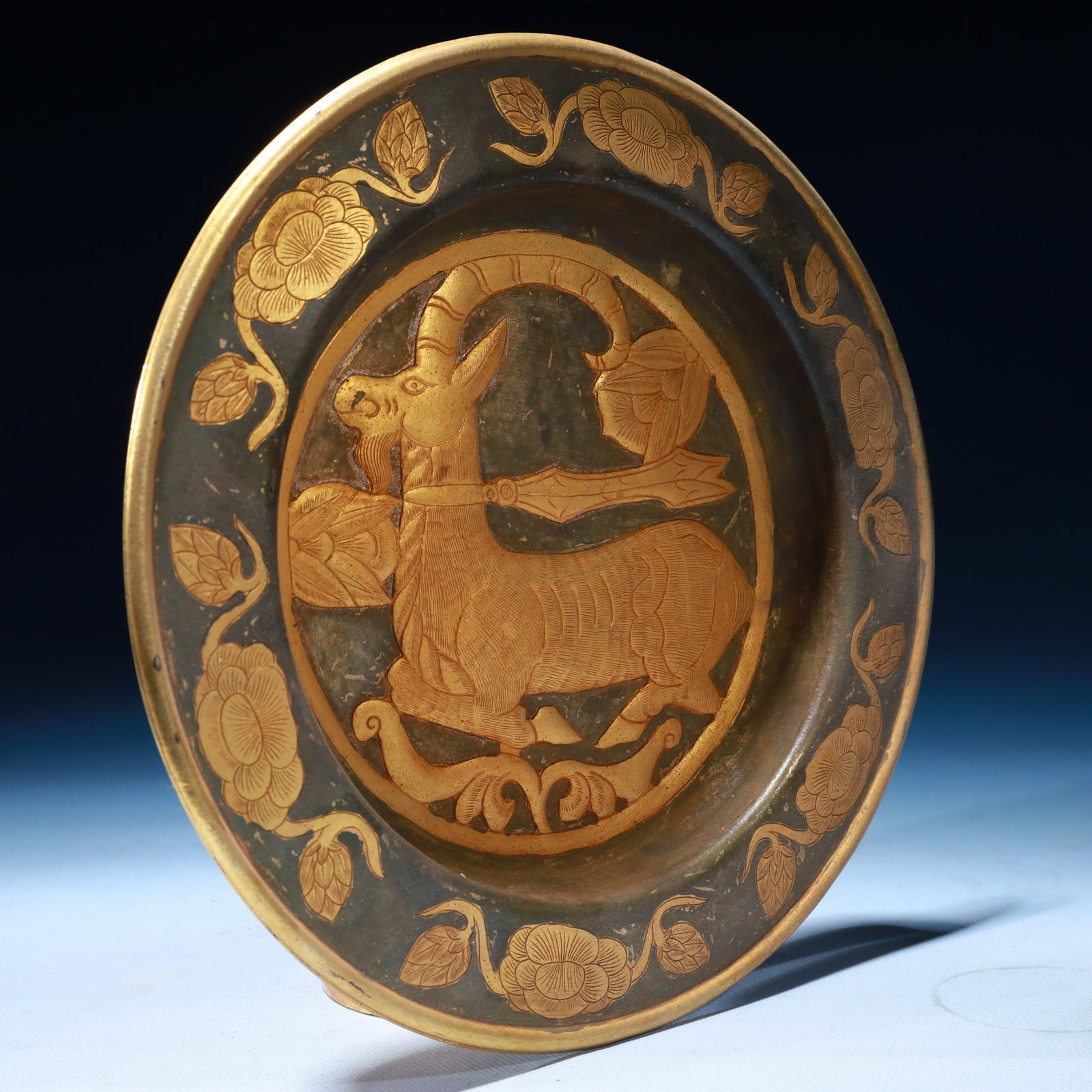 An Exquisite Silver-Gilt Bronze Sheep Pattern Plate - 5