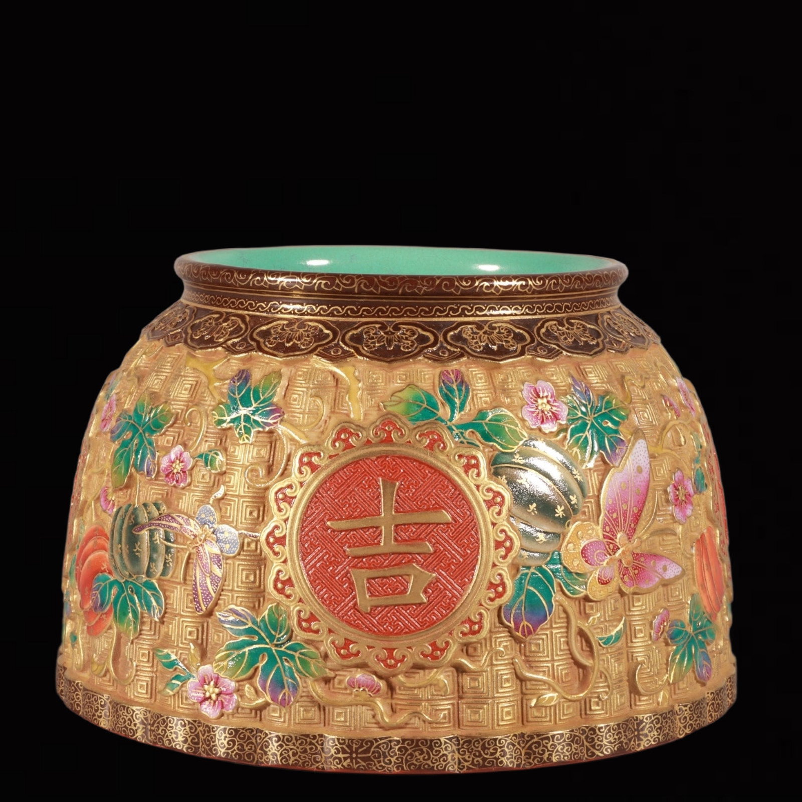 An Exquisite Enamel Gold Ground Flower and Butterfly Pattern Brush Washer: An Exquisite Enamel Gold Ground Flower and Butterfly Pattern Brush Washer,Qing Dynasty,China,Qianlong Six-character Mark,Size:4.2inx6.3in 珐琅彩金地花卉උ