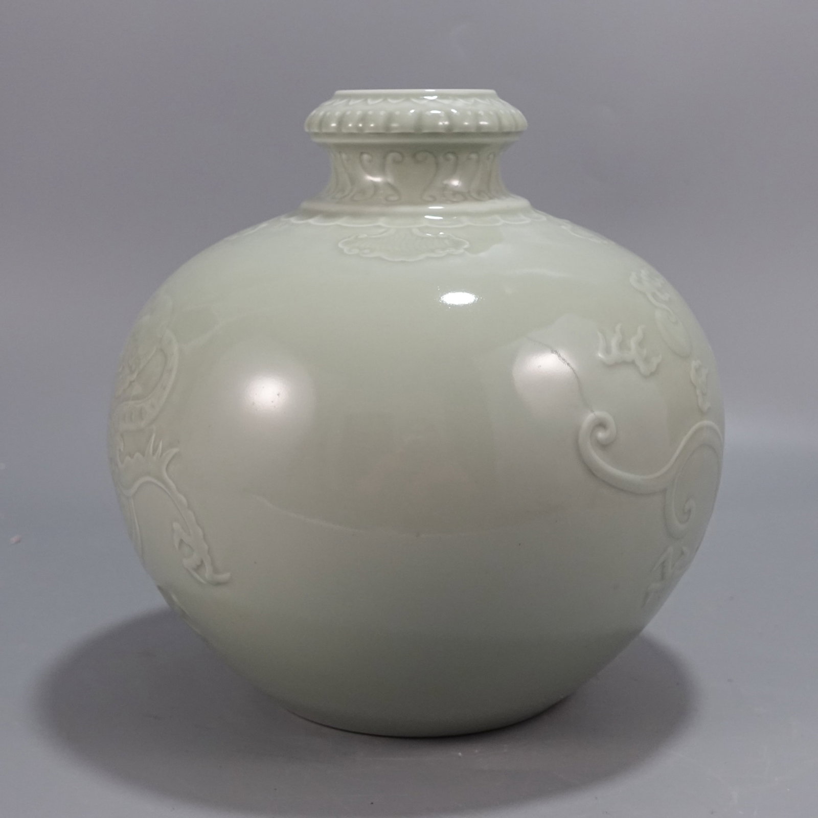 An Exquisite Celadon Glazed Chi-Dragon Pattern Vase - 2