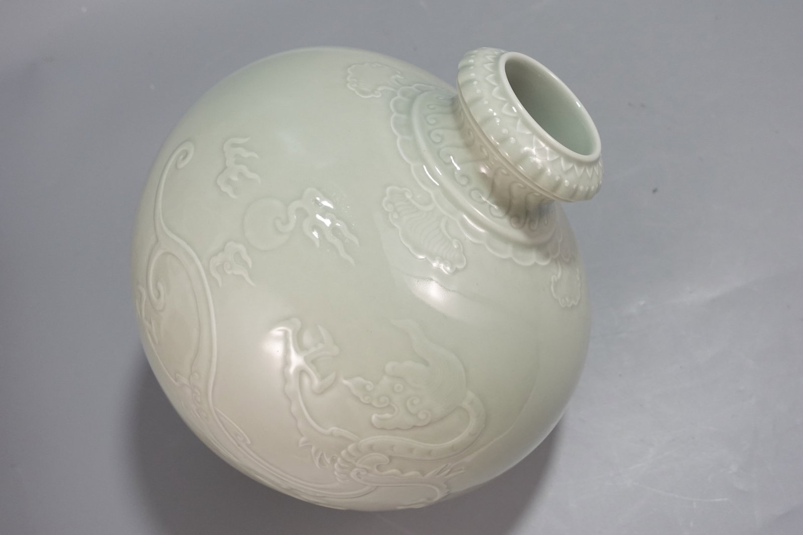 An Exquisite Celadon Glazed Chi-Dragon Pattern Vase - 6