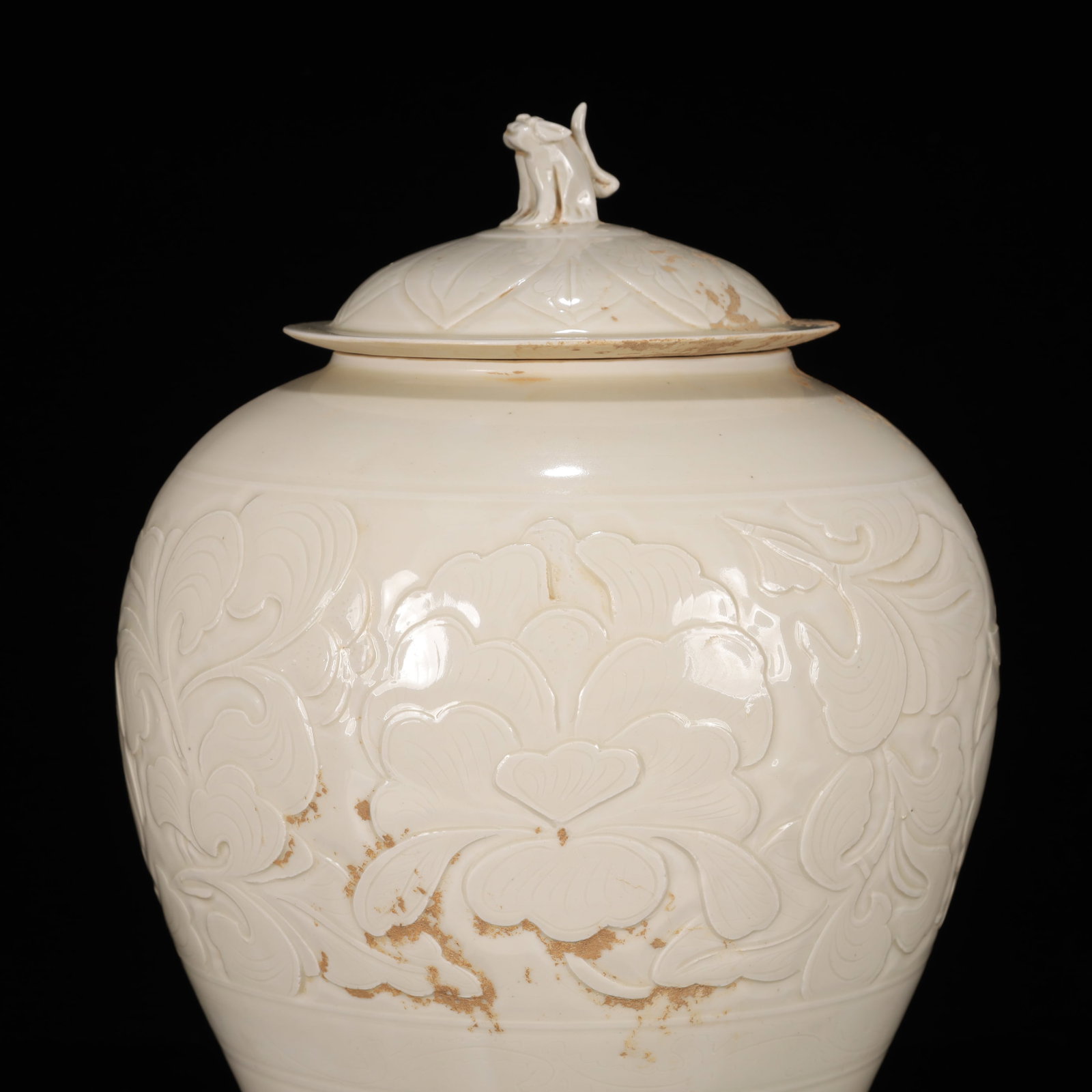A Rare Ding yao Flower Pattern Cover Jar - 2