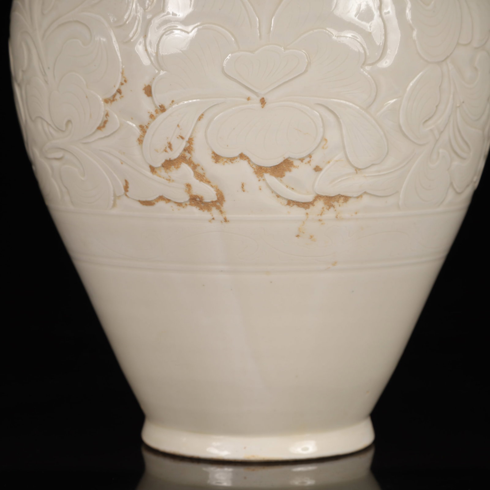 A Rare Ding yao Flower Pattern Cover Jar - 3