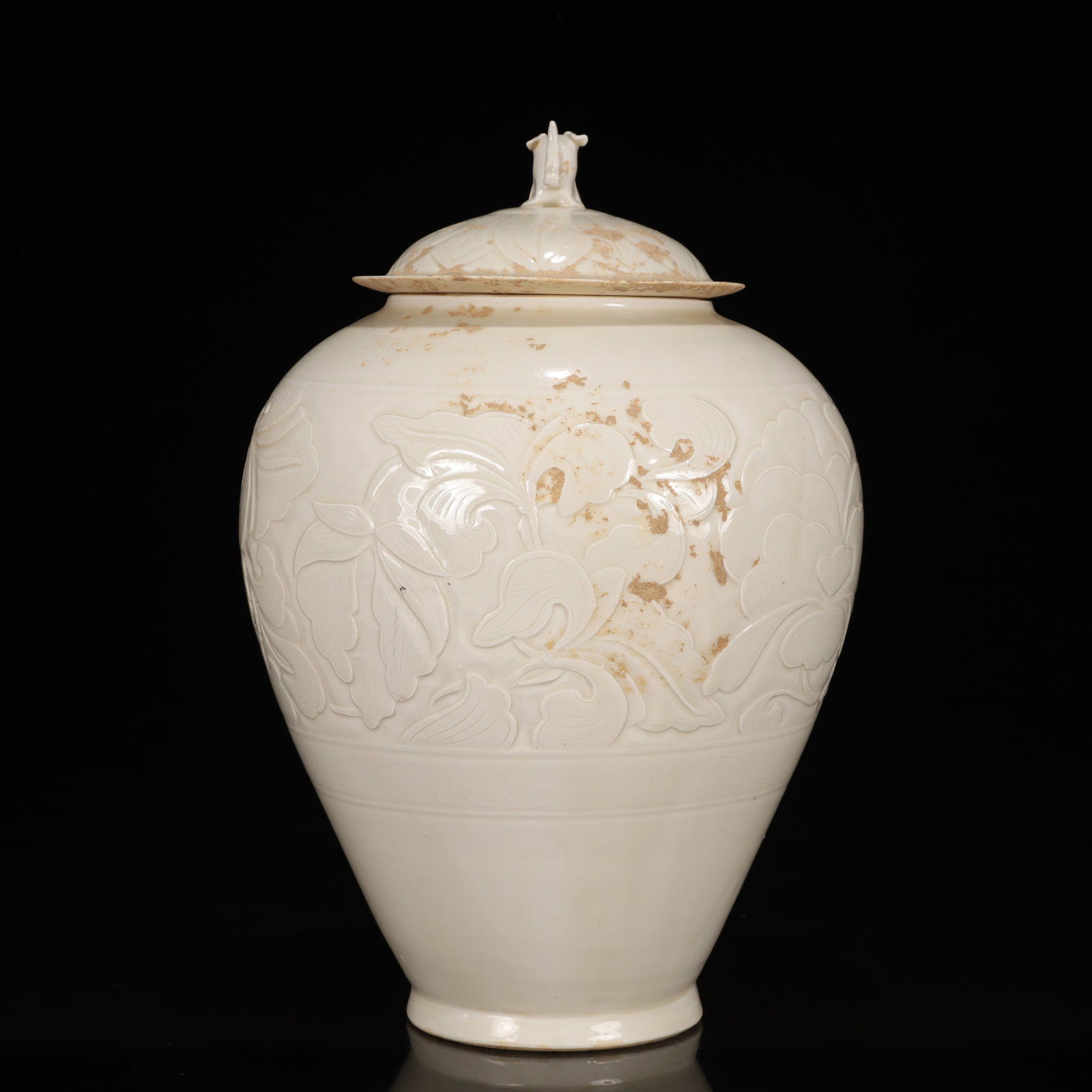 A Rare Ding yao Flower Pattern Cover Jar - 7