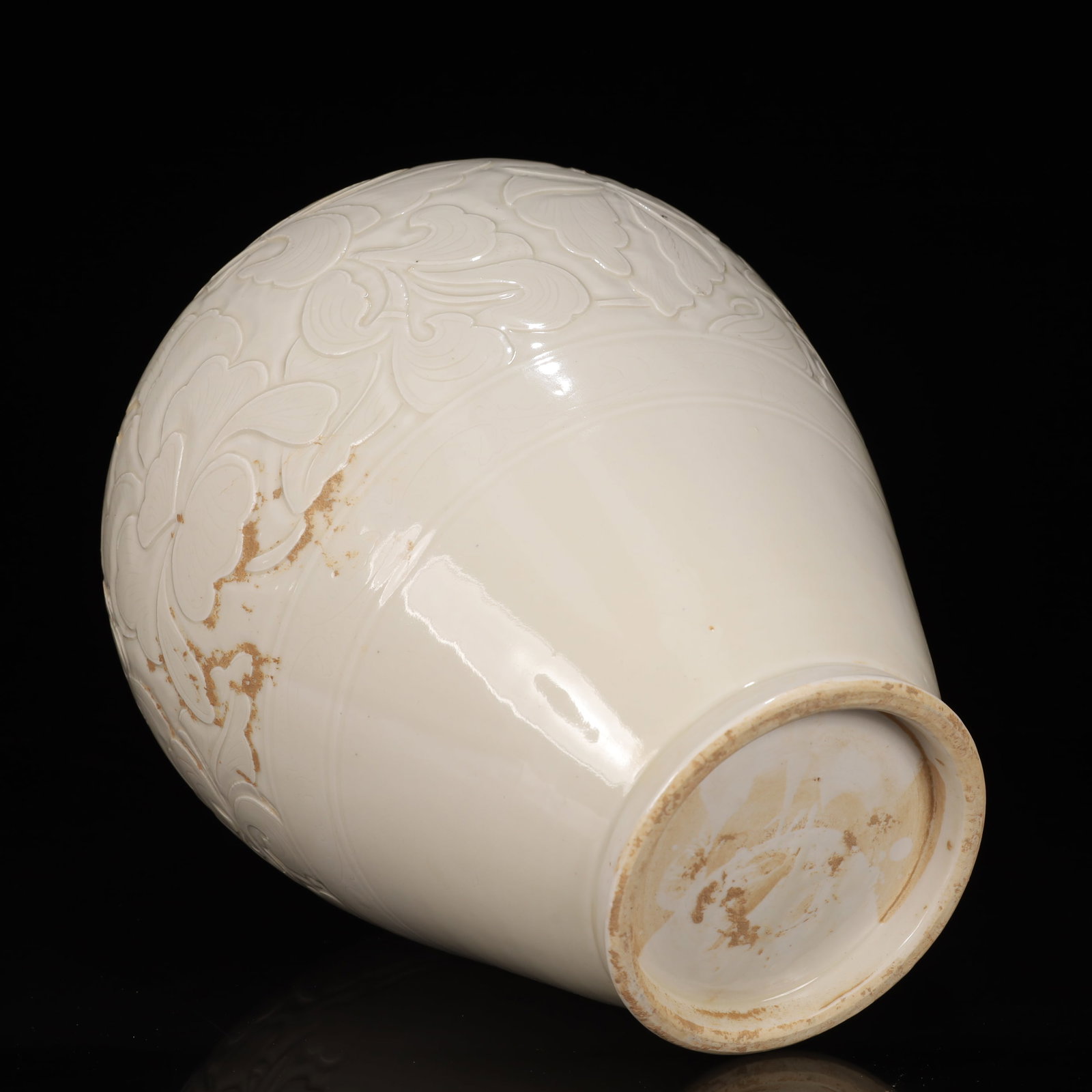 A Rare Ding yao Flower Pattern Cover Jar - 9