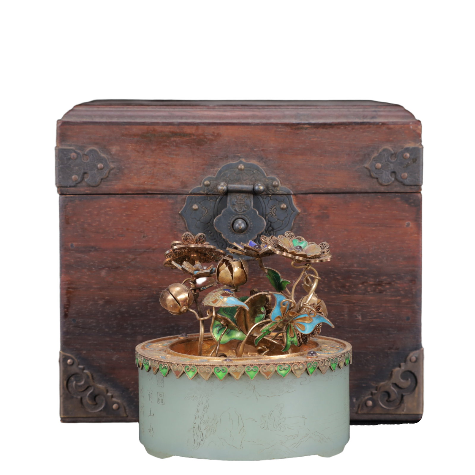 An Exquisite White Jade Cover with Gold Landscape and Figure Pattern Bonsai,with Poem and Inlaid: An Exquisite White Jade Cover with Gold Landscape and Figure Pattern Bonsai,with Poem and Inlaid Gems,Qing Dynasty,China,Size:(Bonsai)3.5inx3.1in,(Box)6.3inx5.5in,Weight:276g 白玉包&