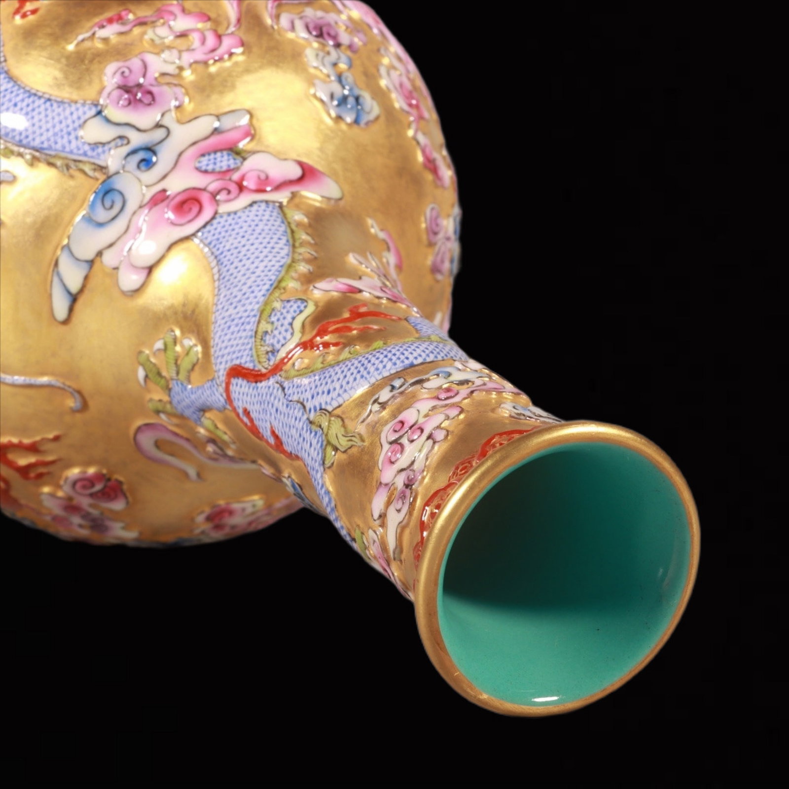 An Exquisite Enamel Gold Ground Dragon and Phoenix Pattern Vase - 7