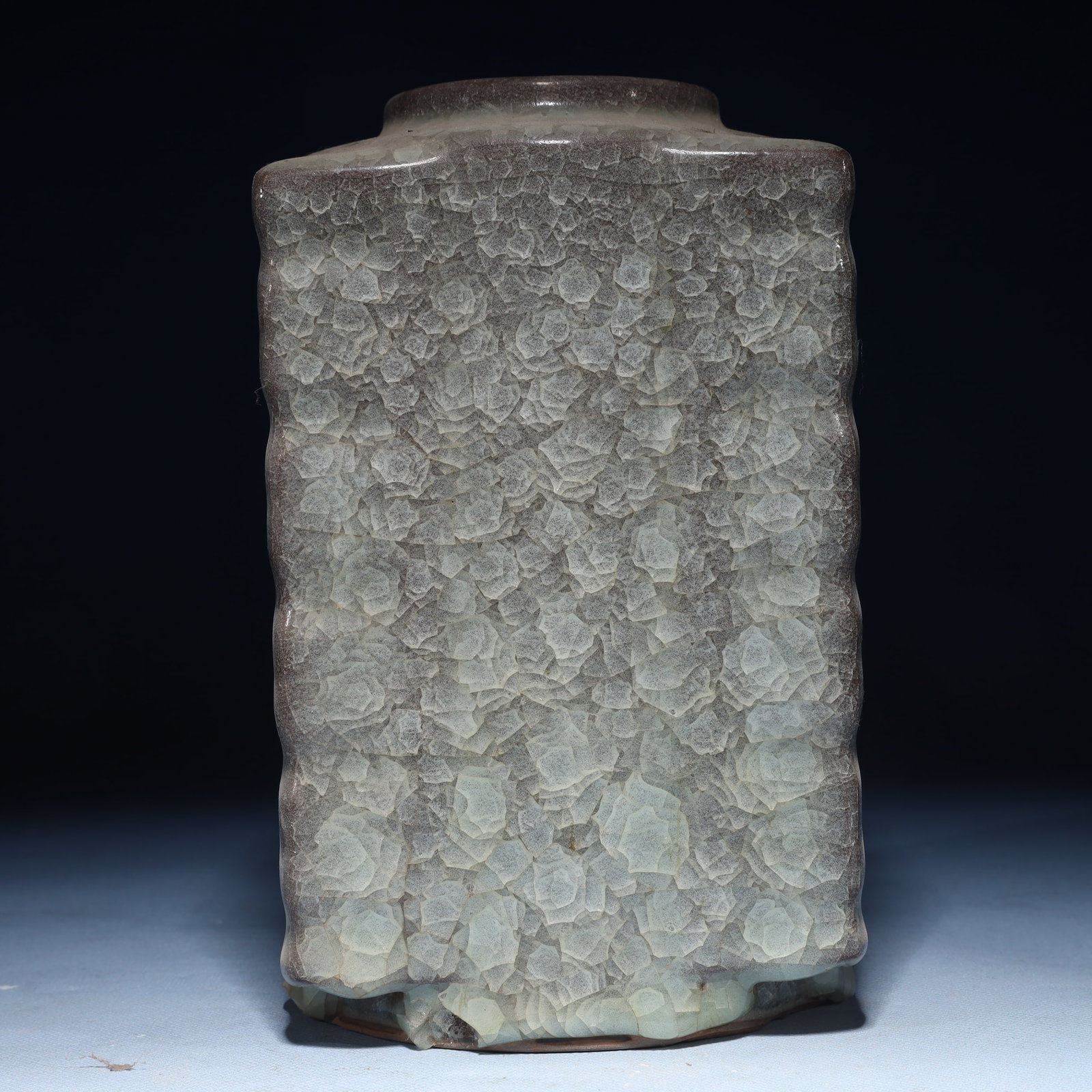 An Exquisite Ru yao Vase: An Exquisite Ru yao Vase Ru yao Vase,Song Dynasty,China,Size:4.7inx4.7inx7.5in,Weight:2100g 汝窑瓶,中国宋代
