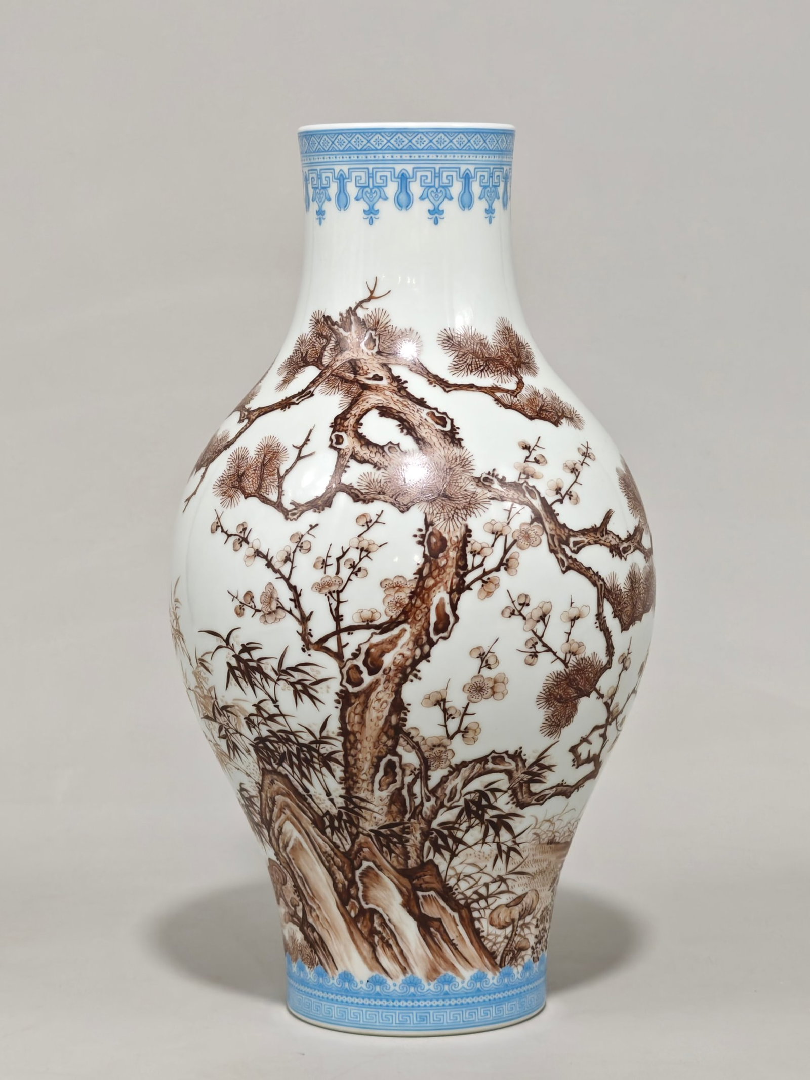An Exquisite Enamel Pine,Bamboo and Plum Blossom Pattern Vase,with poem: An Exquisite Enamel Pine,Bamboo and Plum Blossom Pattern Vase,with poem,Qing Dynasty,China,Qianlong Four-character Mark,Size:10.2inx6.3in