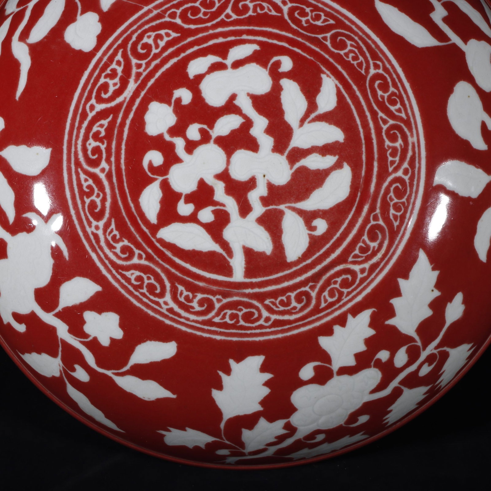An Exquisite Red Glazed Flower Pattern Box - 7